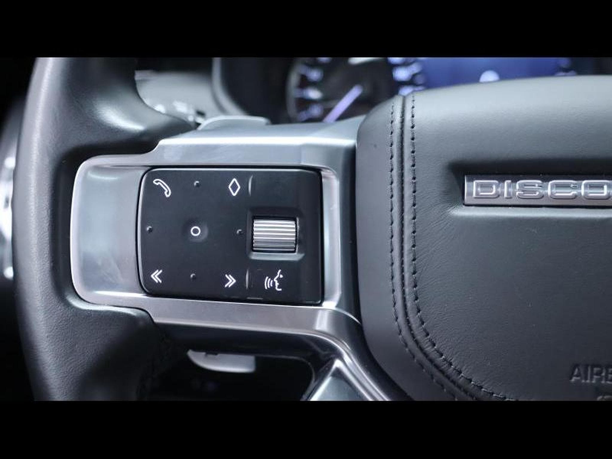 Land-Rover Discovery D300 Landmark 7Places (2023) - Photo 19