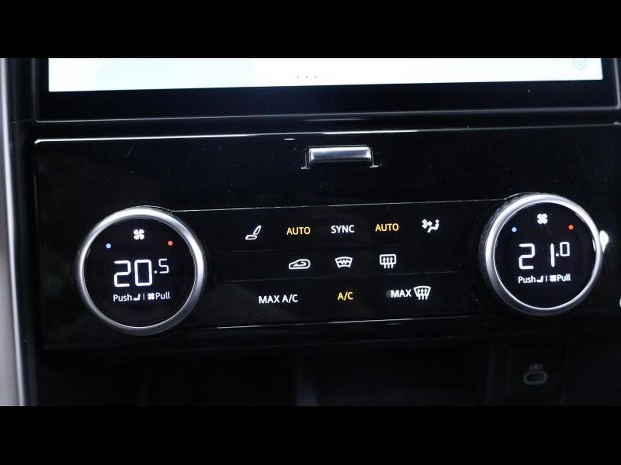 Land-Rover Discovery D300 Landmark 7Places (2023) - Photo 22