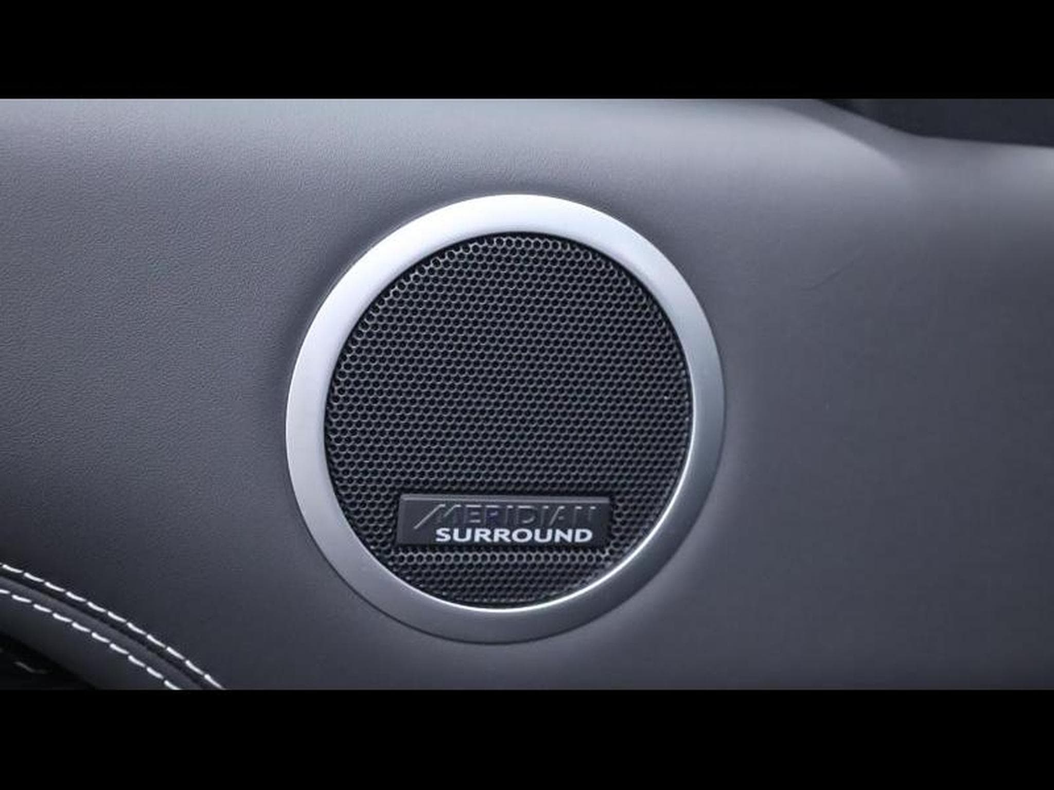 Land-Rover Discovery D300 Landmark 7Places (2023) - Photo 30
