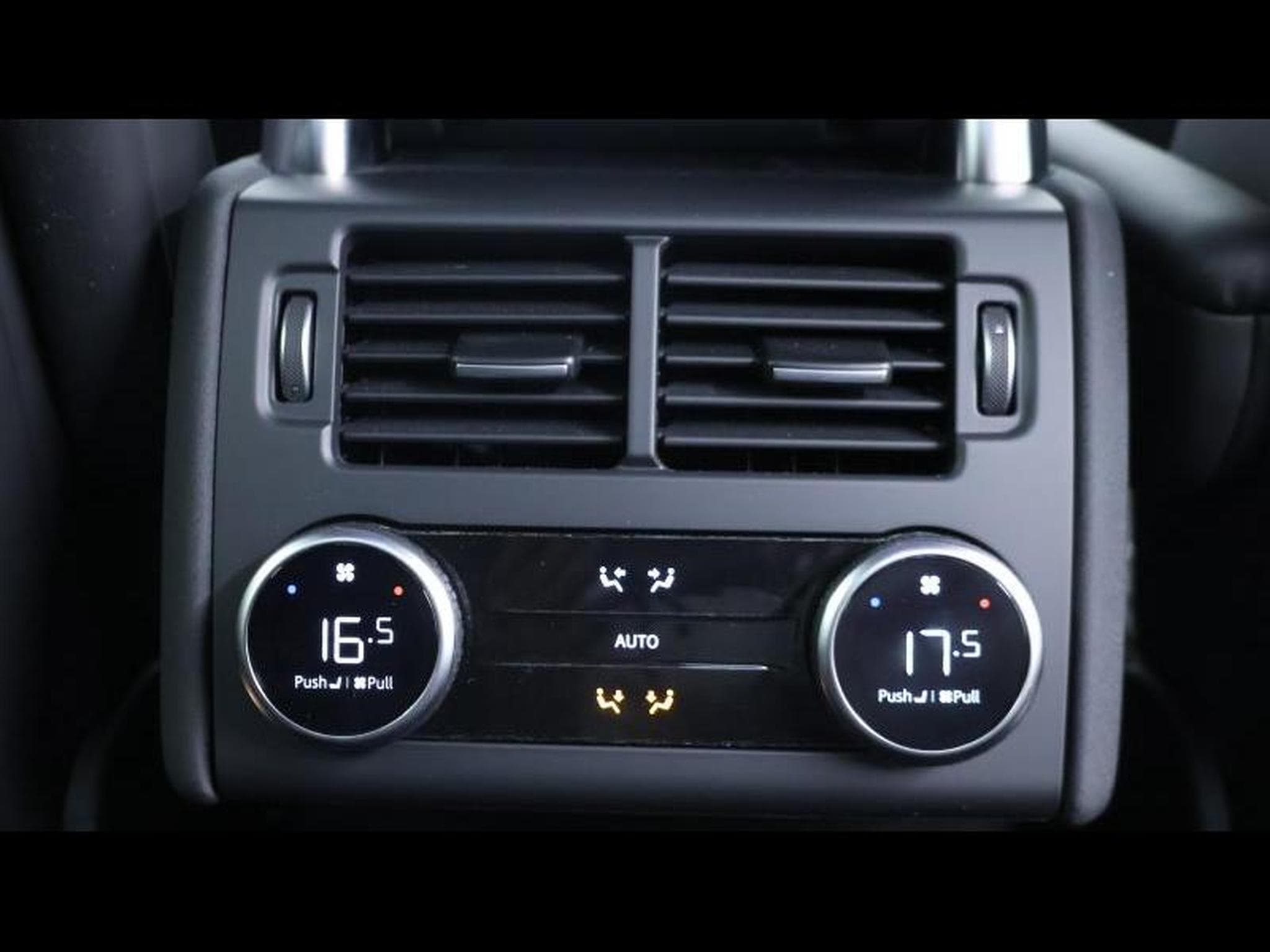 Land-Rover Discovery D300 Landmark 7Places (2023) - Photo 36