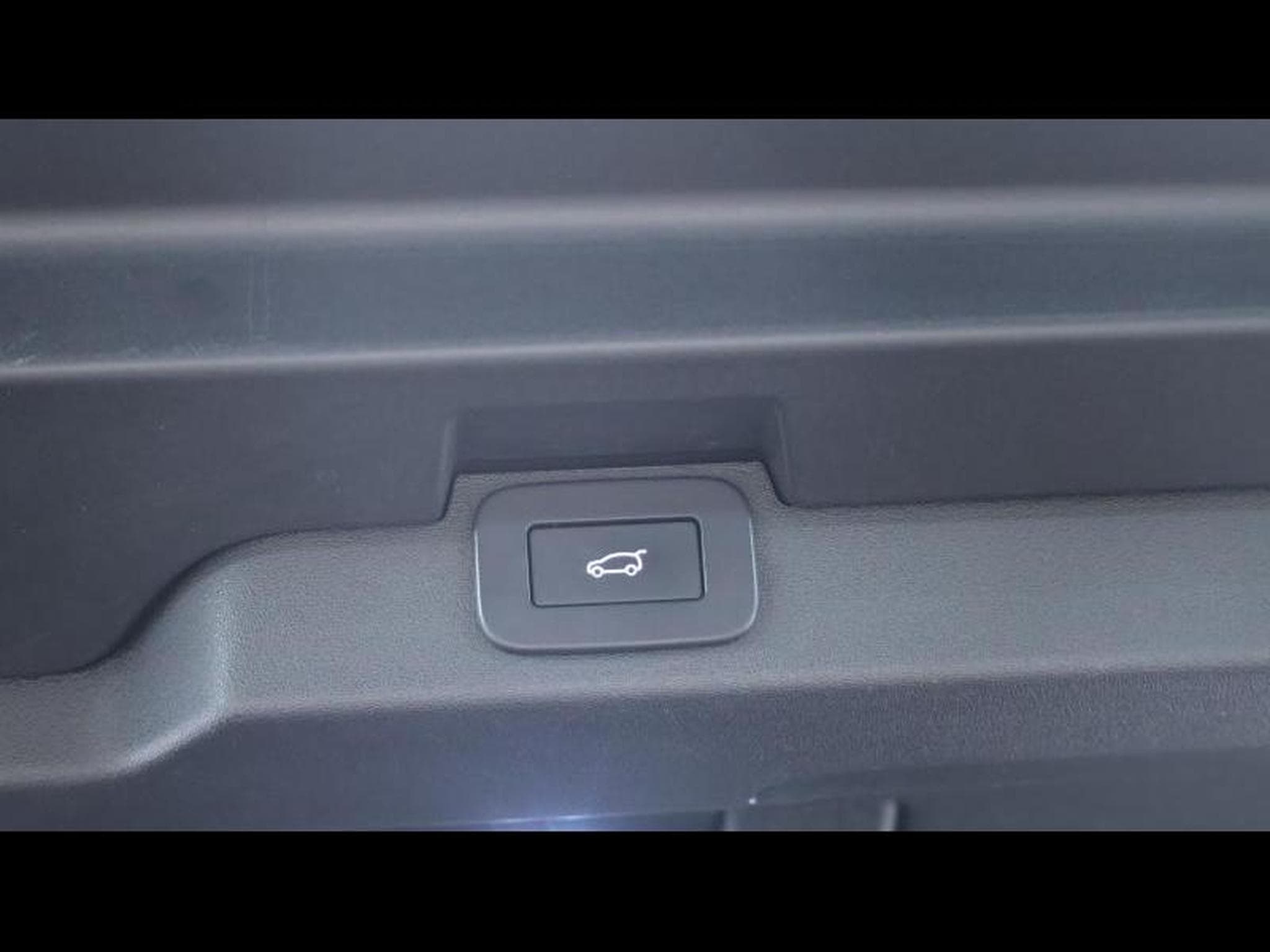 Land-Rover Discovery D300 Landmark 7Places (2023) - Photo 38