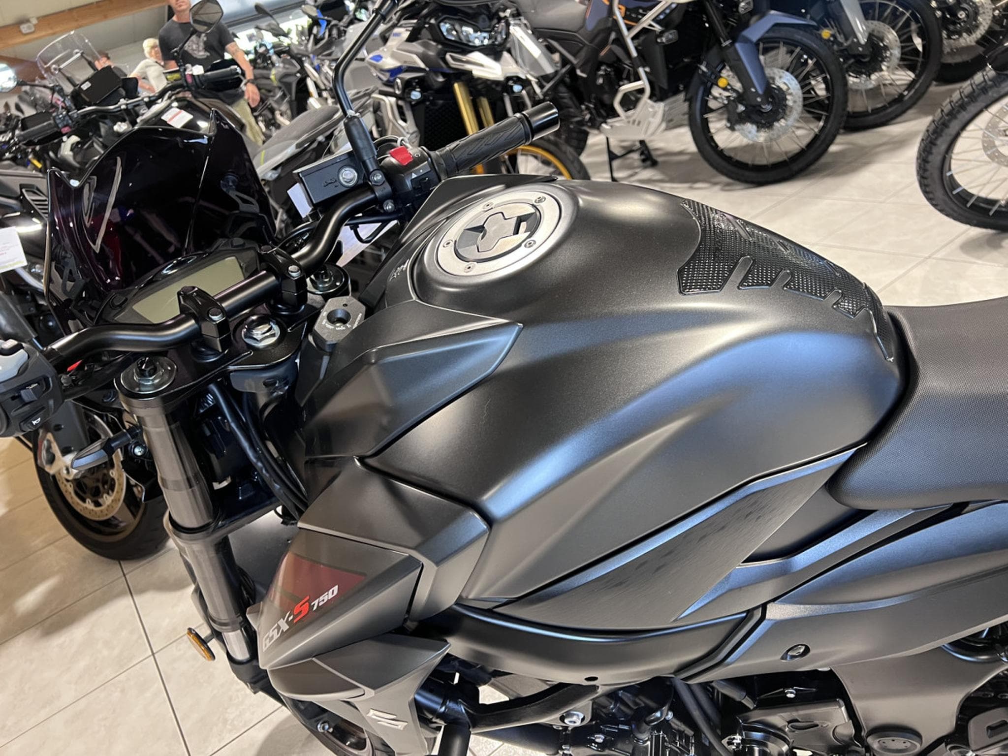 Suzuki GSX-S 750 (2018) - Photo 6
