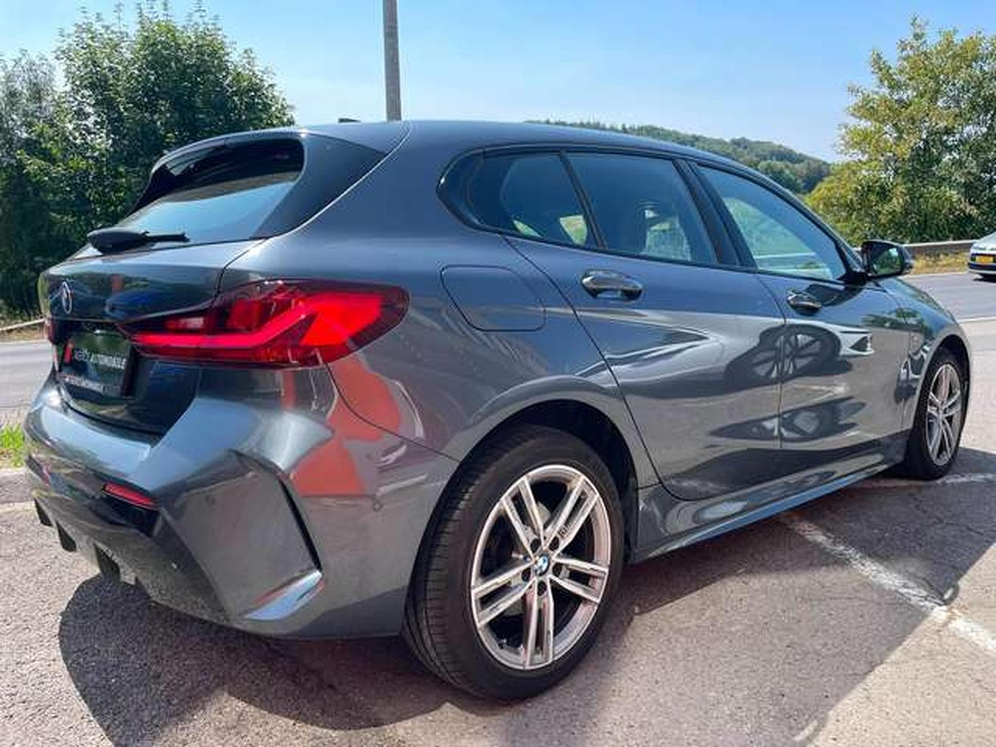 BMW 118 118i Aut. Pack M - GARANTIE JUSQU'A 36 MOIS (2021) - Photo 5