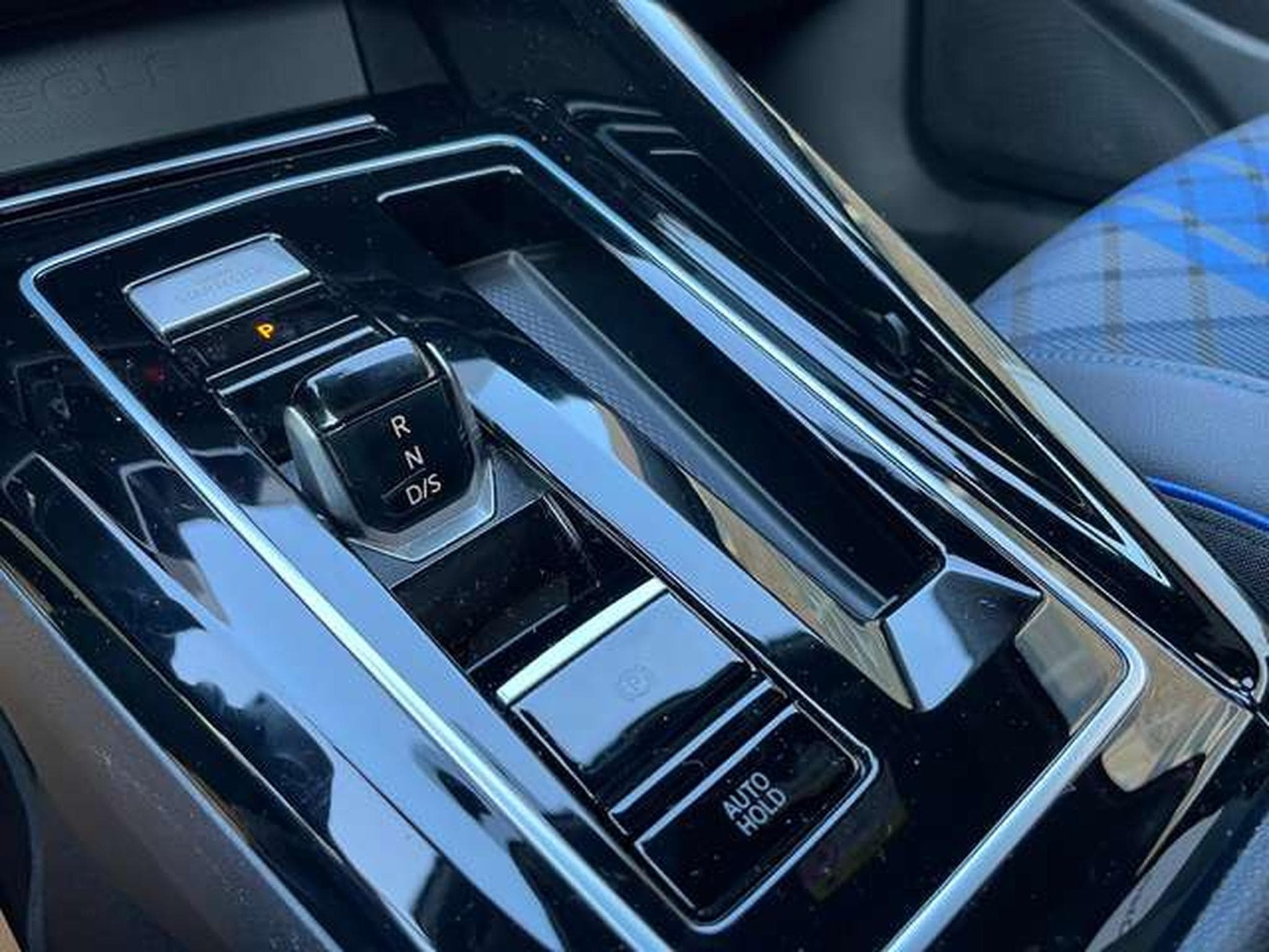 VW Golf R Performance 4Motion - GARANTIE JUSQU'A 36 MOIS (2023) - Photo 26