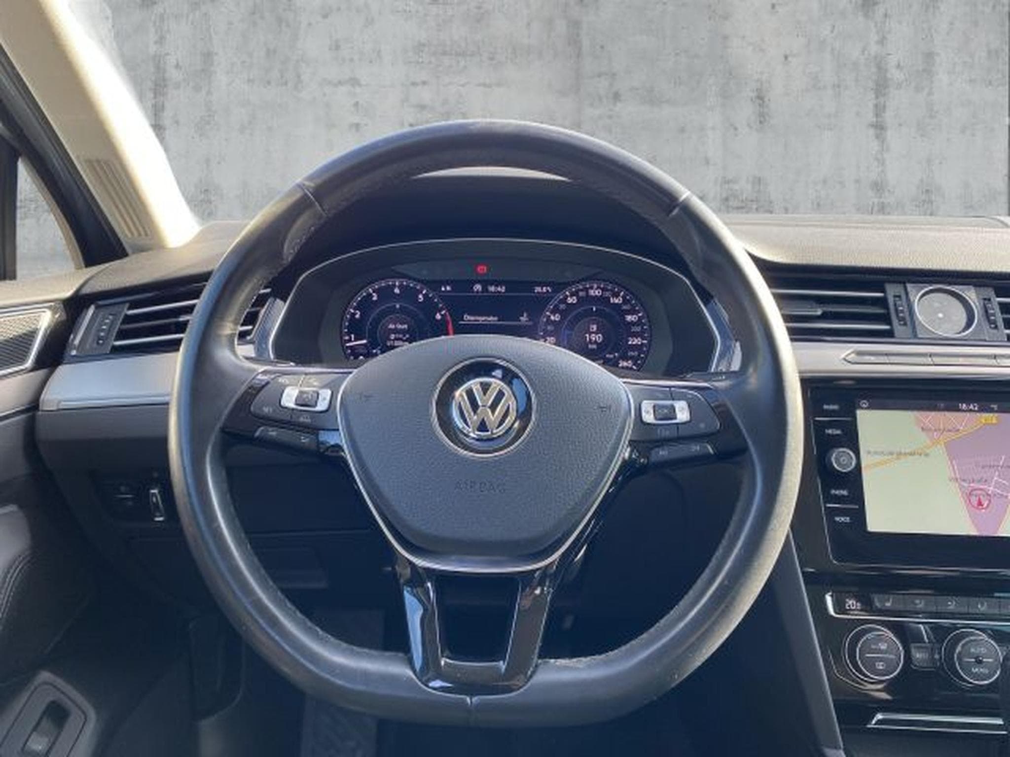 VW Passat Passat Variant 1.4 TSI DSG Highline AHK LED RFK (2018) - Photo 14