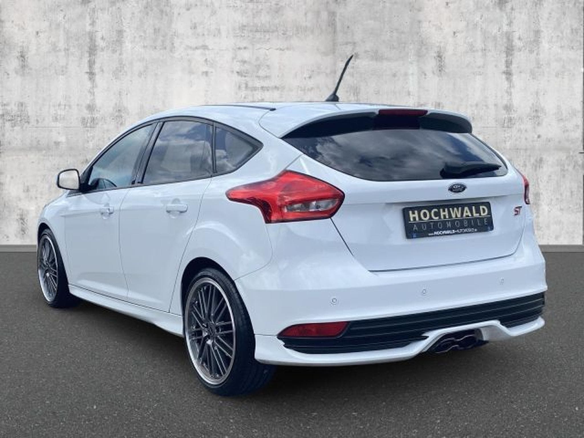 Ford Focus Focus ST 2.0 NAVI Bi-Xenon Recaro Tempomat 19 Z (2017) - Photo 3