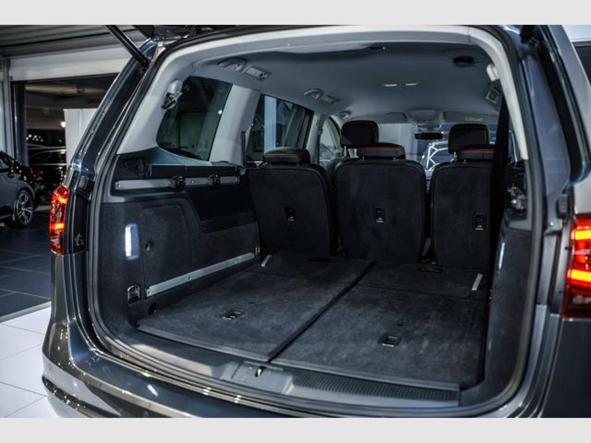 Seat Alhambra Alhambra 2.0 TDI DSG FR-Line NAVI LED AHK 7-Sitz (2020) - Photo 14