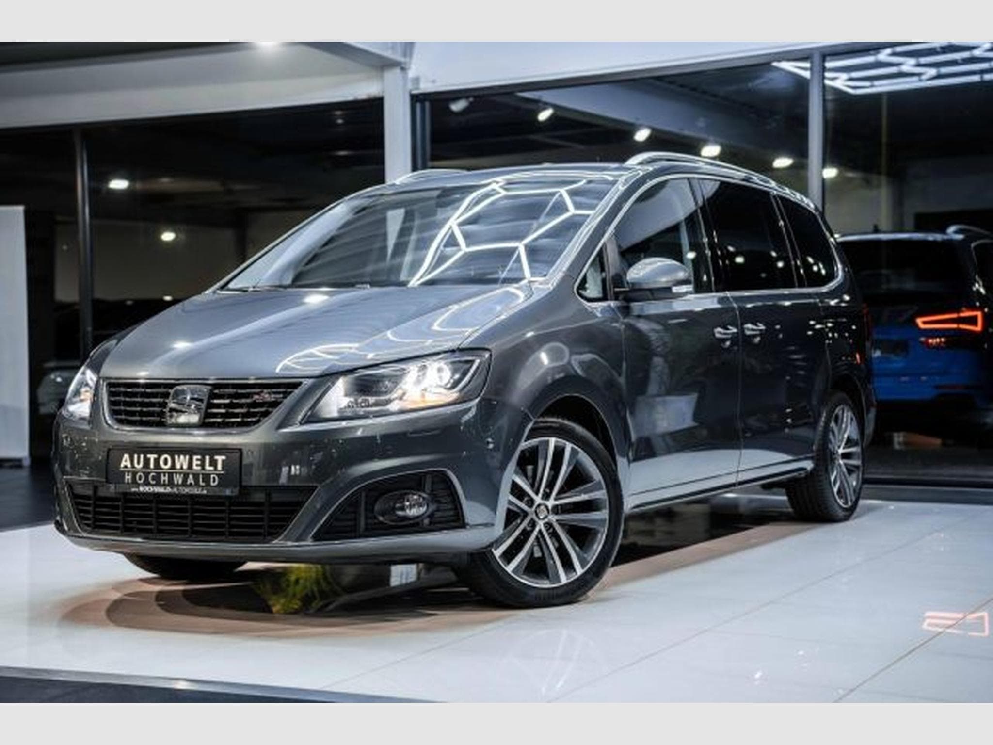 Seat Alhambra Alhambra 2.0 TDI DSG FR-Line NAVI LED AHK 7-Sitz (2020) - Photo 2