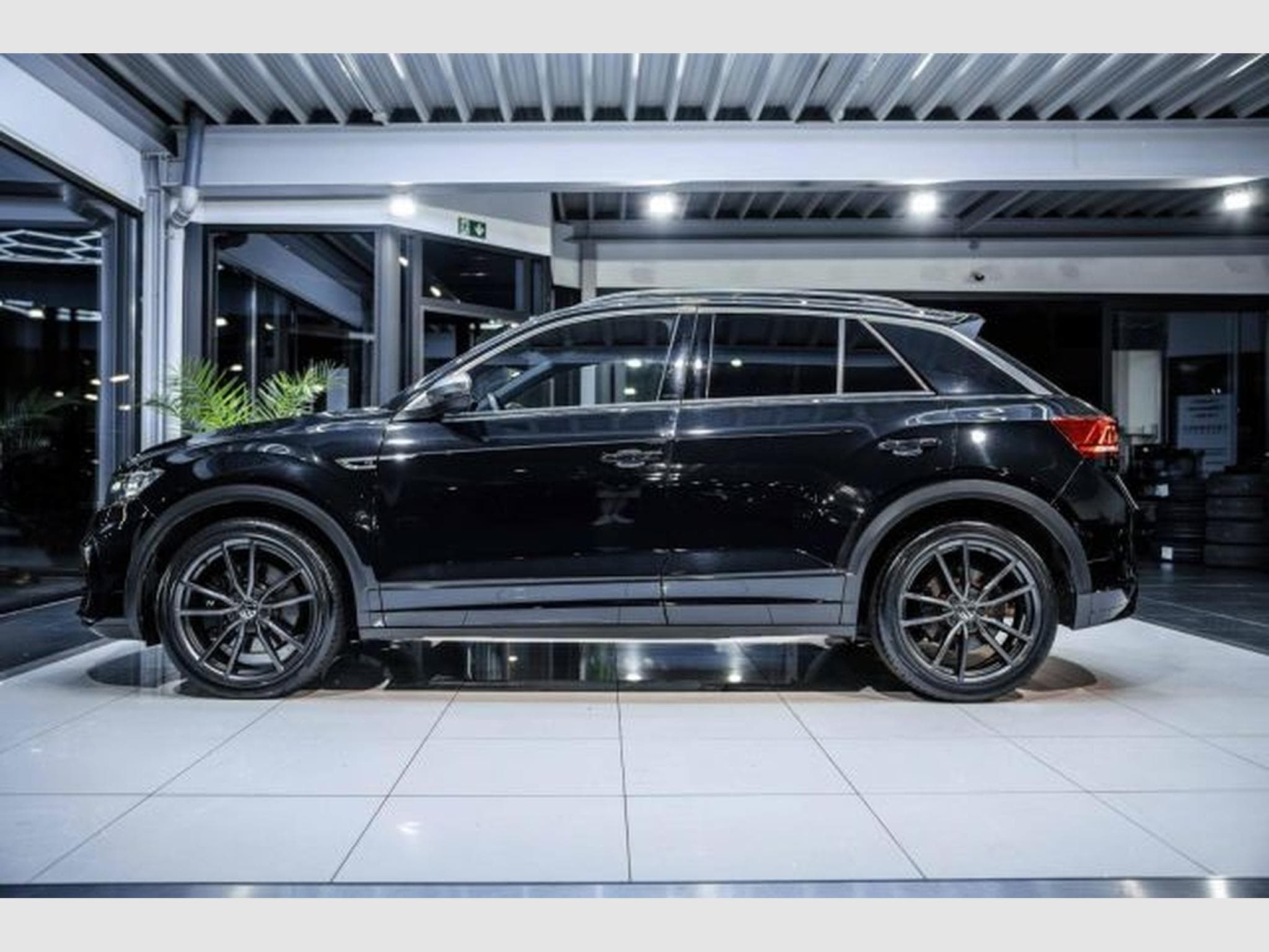 VW T-Roc T-Roc R 2.0 TSI DSG 4Motion LED RFK CarPlay Spur (2022) - Photo 10