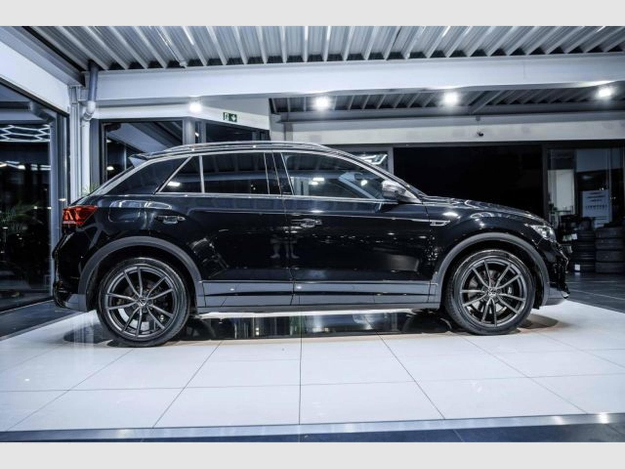 VW T-Roc T-Roc R 2.0 TSI DSG 4Motion LED RFK CarPlay Spur (2022) - Photo 7