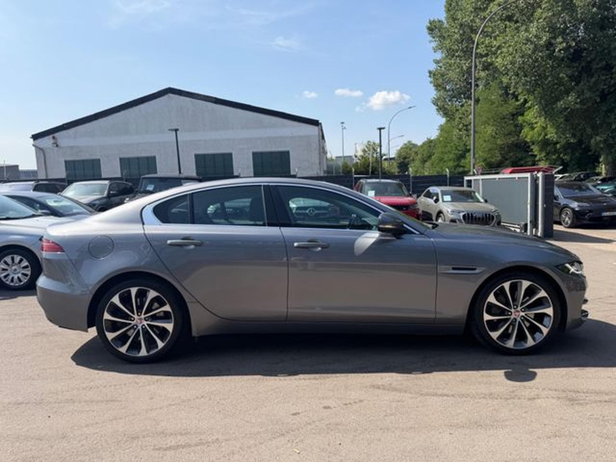 Jaguar XE XE S  AWD *AUT*LEDER*SHZ*NAVI*LED*KAM* (2019) - Foto 13