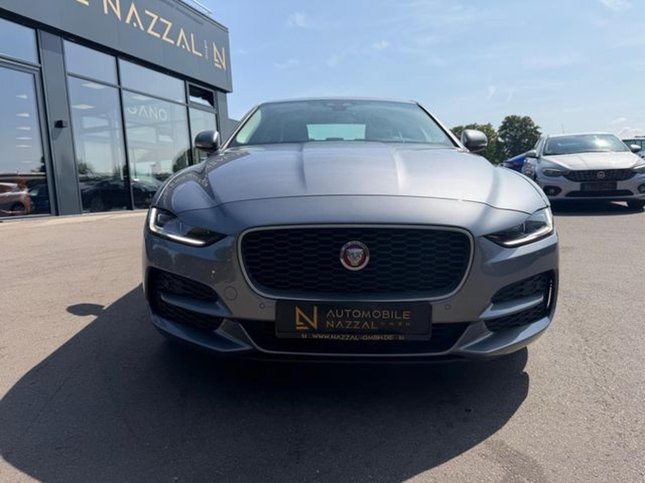 Jaguar XE XE S  AWD *AUT*LEDER*SHZ*NAVI*LED*KAM* (2019) - Foto 3