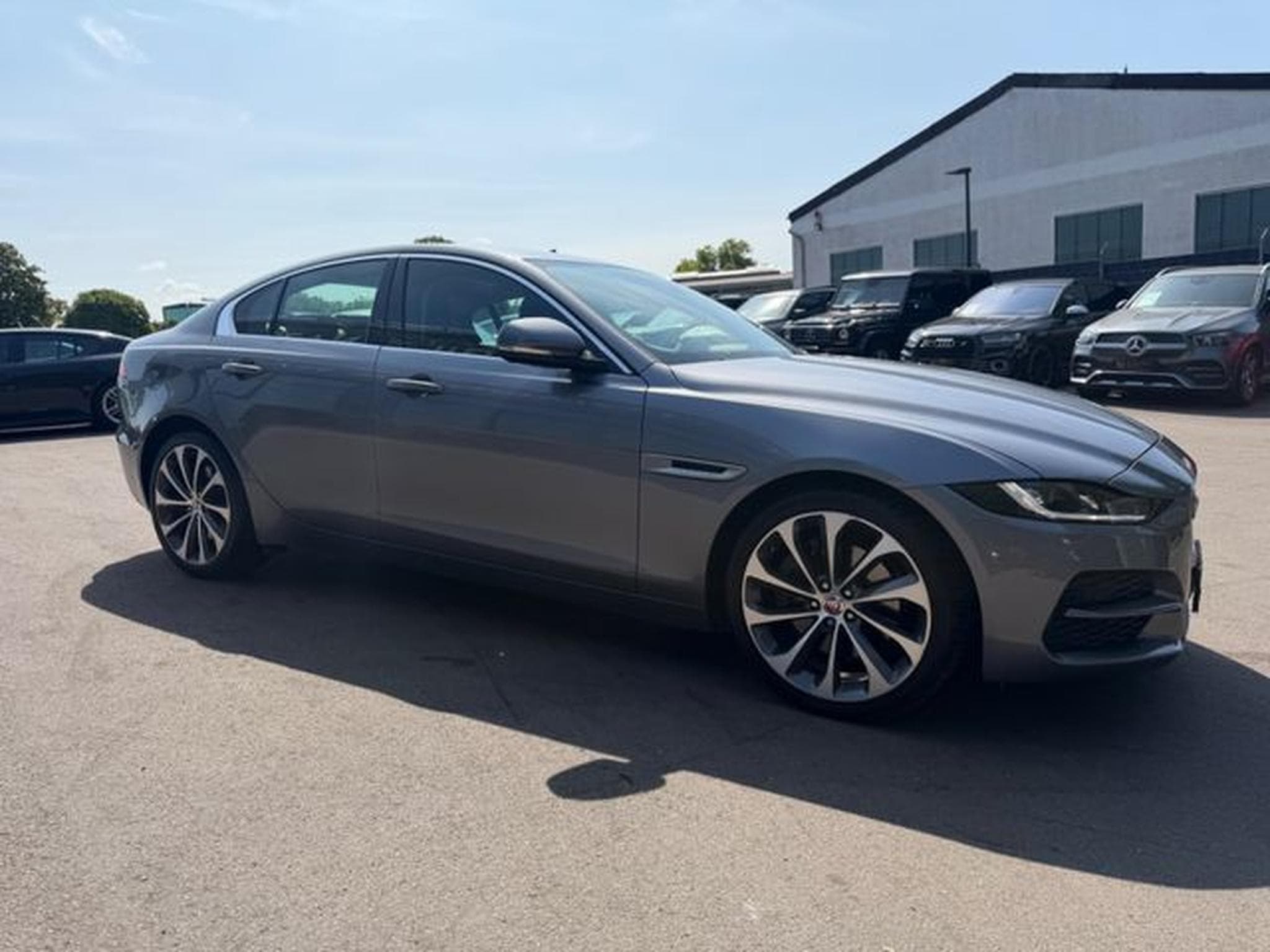 Jaguar XE XE S  AWD *AUT*LEDER*SHZ*NAVI*LED*KAM* (2019) - Foto 5