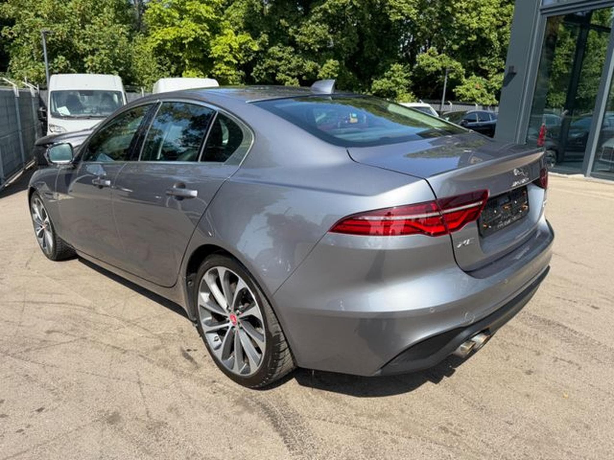 Jaguar XE XE S  AWD *AUT*LEDER*SHZ*NAVI*LED*KAM* (2019) - Foto 8