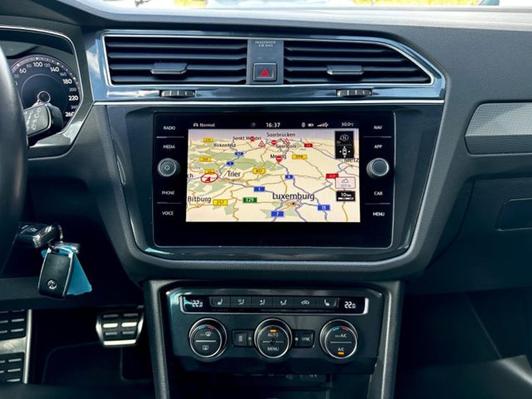VW Tiguan Tiguan R line 2.0 TSI DSG 4Motion /LED/ACC/AHK/ (2018) - Photo 17
