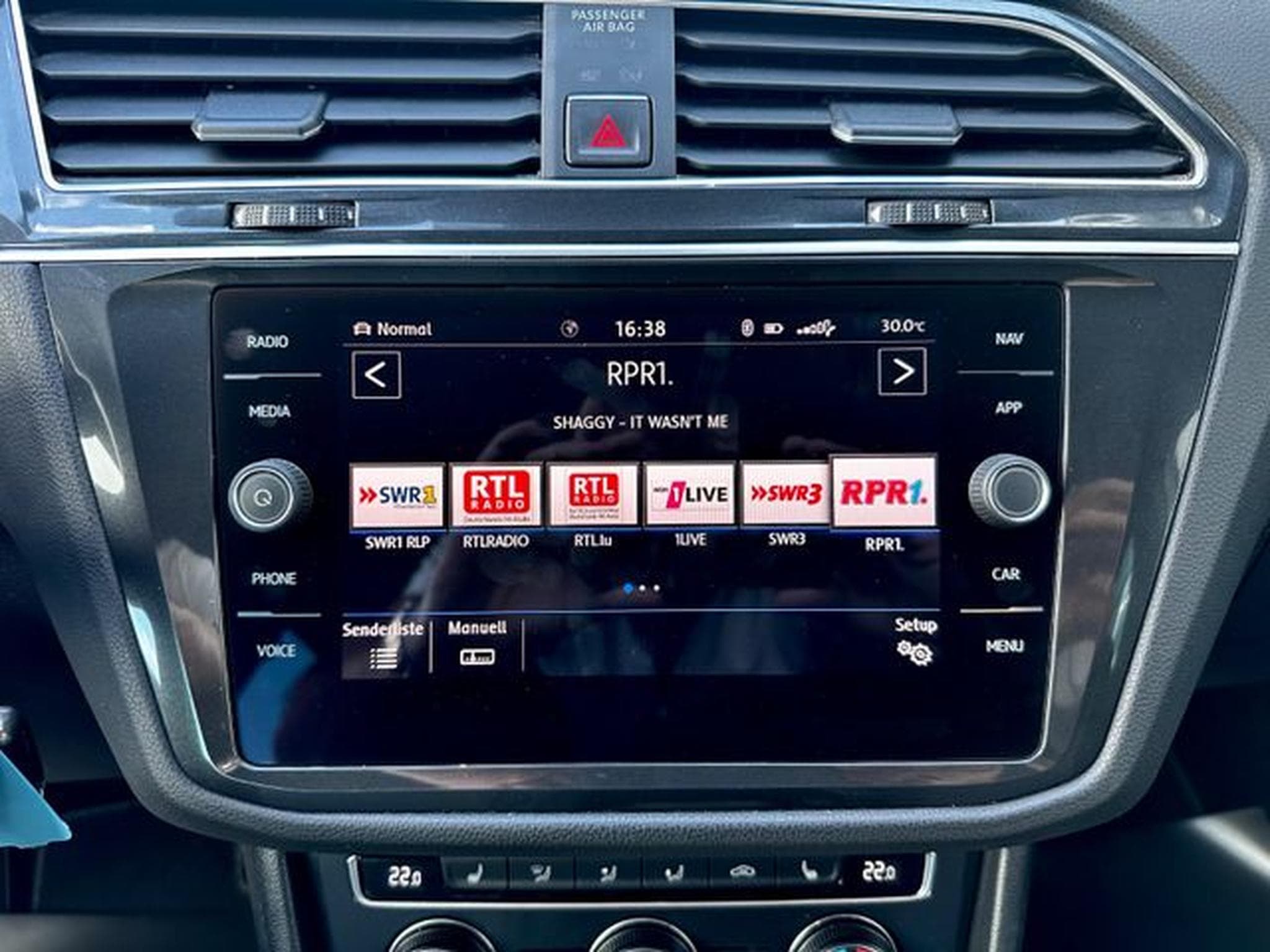 VW Tiguan Tiguan R line 2.0 TSI DSG 4Motion /LED/ACC/AHK/ (2018) - Photo 18