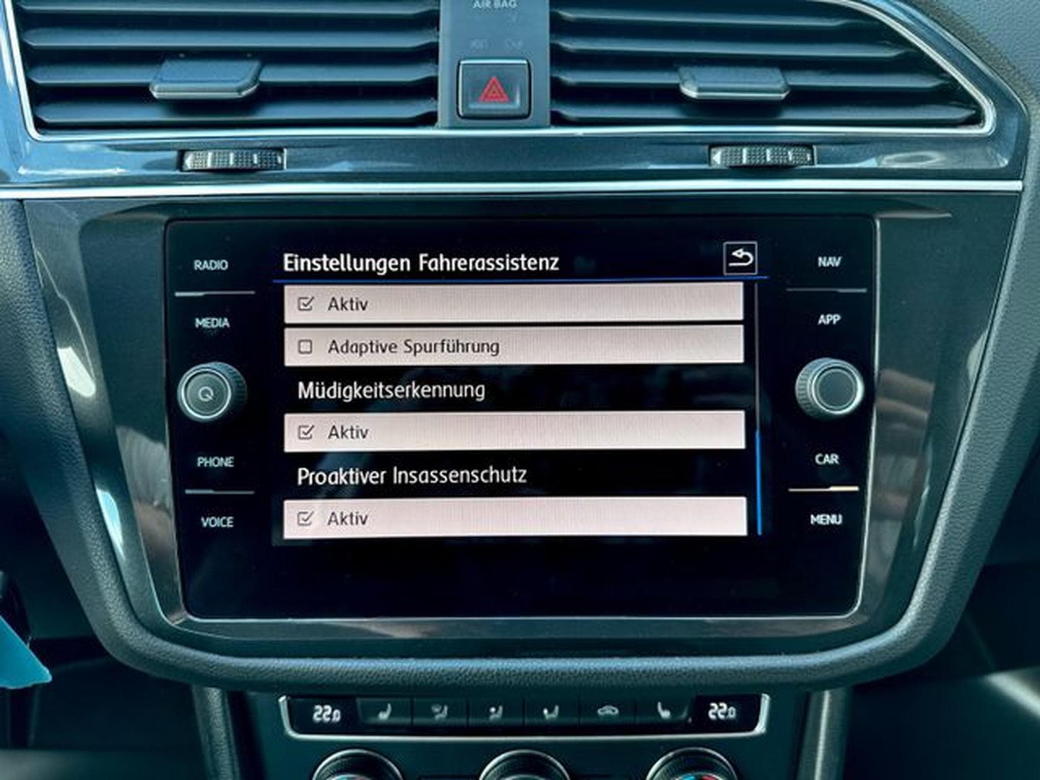 VW Tiguan Tiguan R line 2.0 TSI DSG 4Motion /LED/ACC/AHK/ (2018) - Photo 21