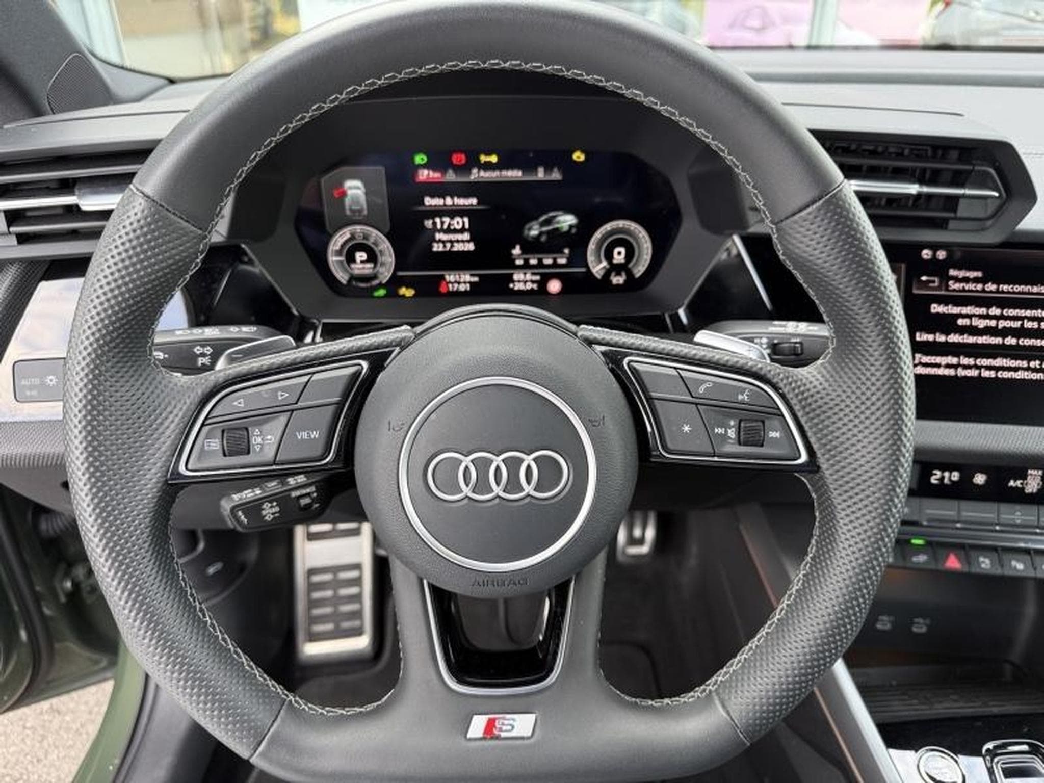 Audi A3 -32% 40 TFSI e 204ch S line S tronic 6 (2025) - Photo 18