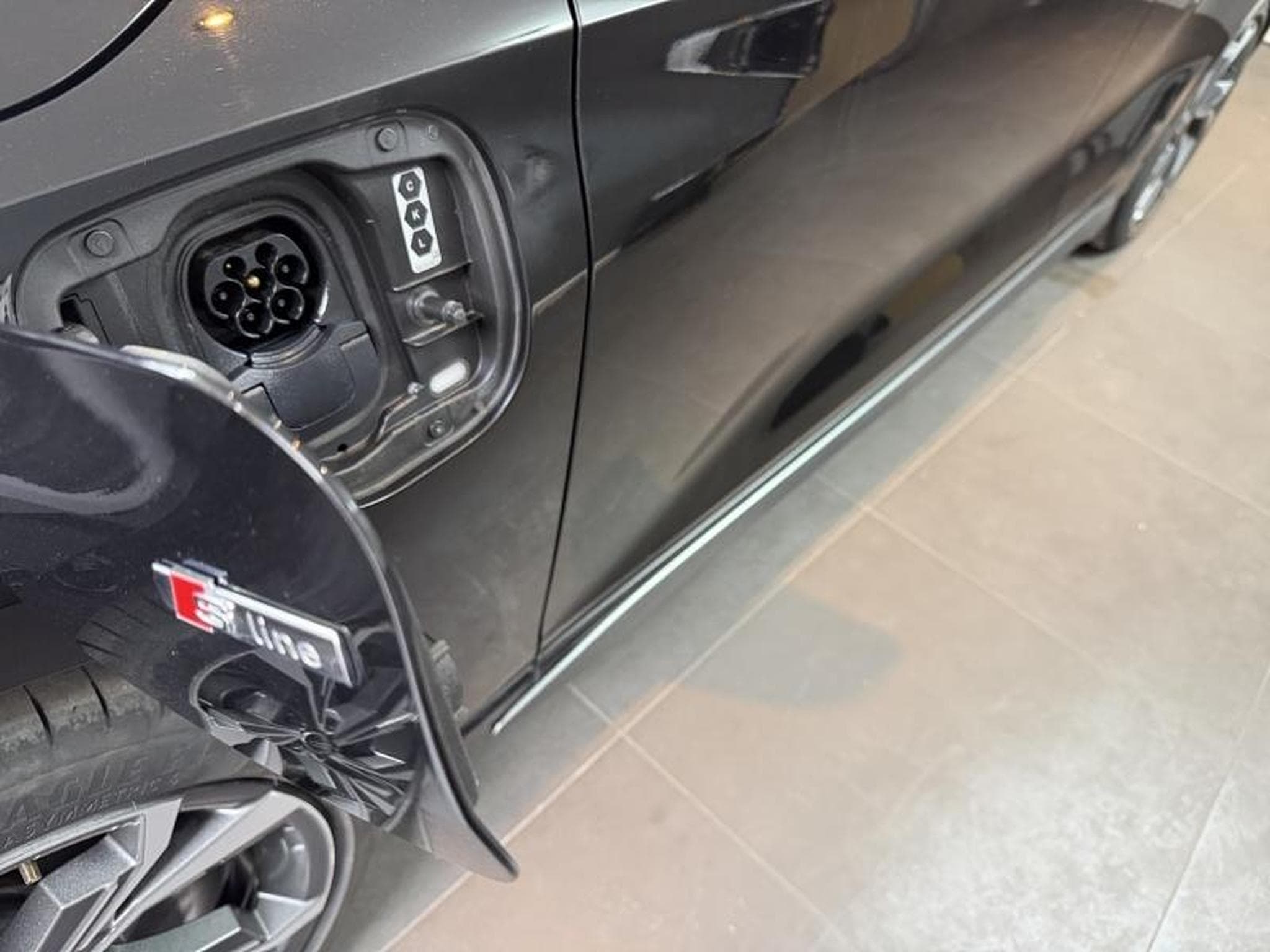 Audi A3 -37% 40 TFSI e 204ch PHEV S line S tronic 6 (2025) - Photo 18