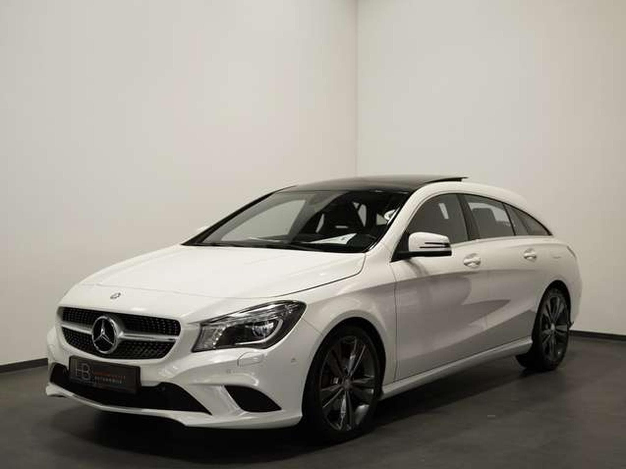 Mercedes CLA 180 Urban *18 *Pano *Navi (2016) - Photo 1