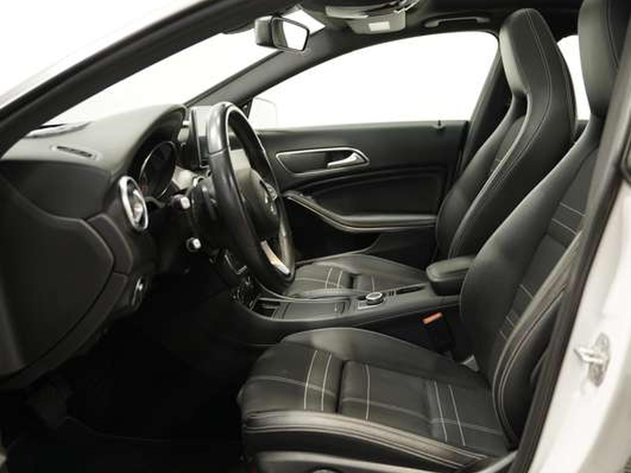 Mercedes CLA 180 Urban *18 *Pano *Navi (2016) - Photo 5
