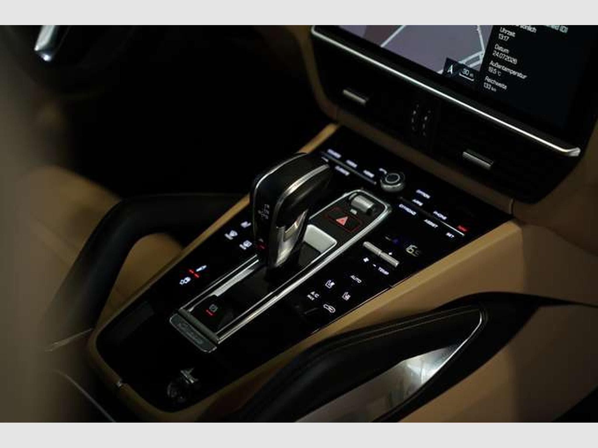 Porsche Cayenne Turbo *23*Chrono*Pano*HUD*Matrix*Memory (2019) - Photo 16