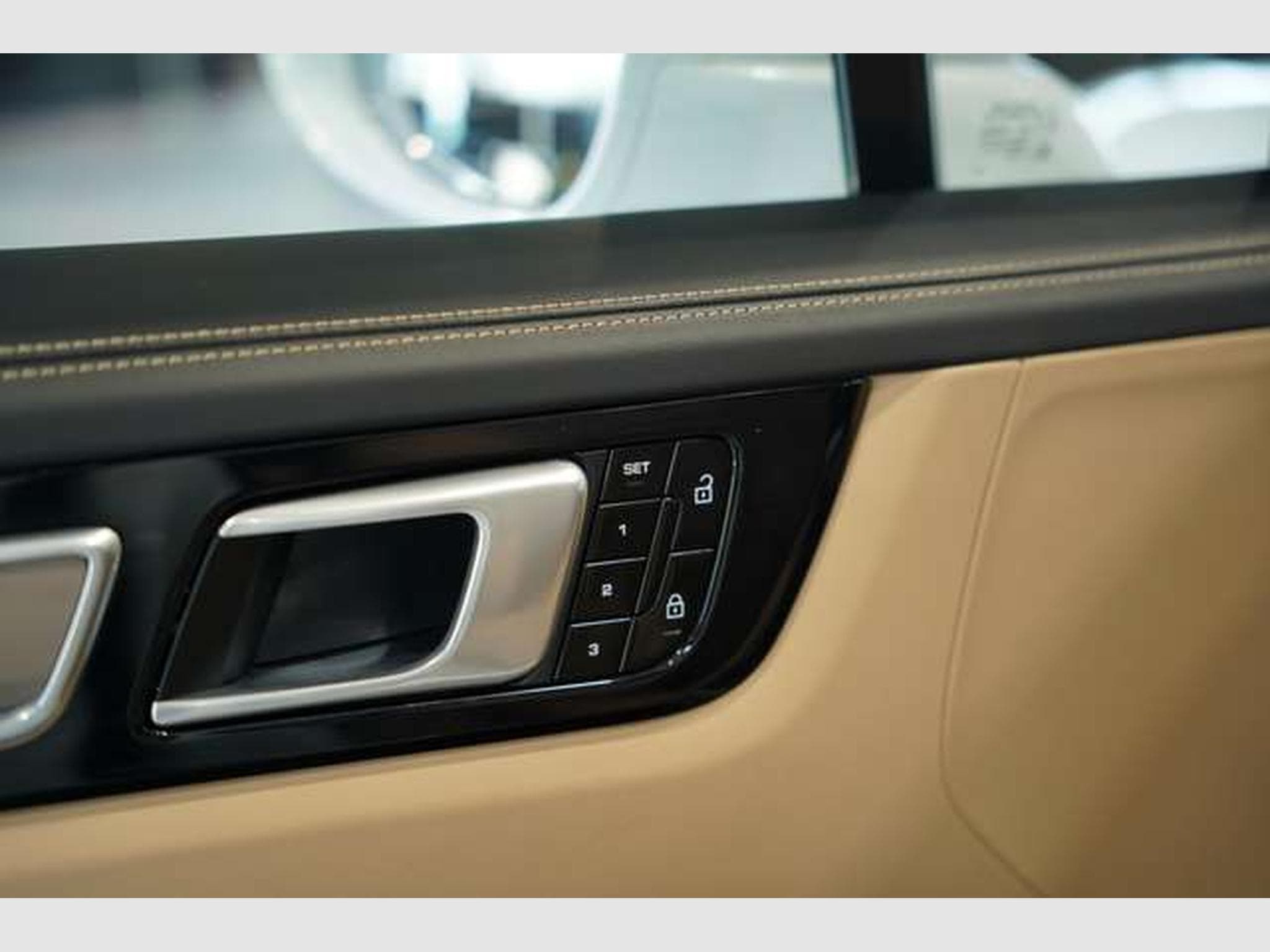 Porsche Cayenne Turbo *23*Chrono*Pano*HUD*Matrix*Memory (2019) - Photo 26