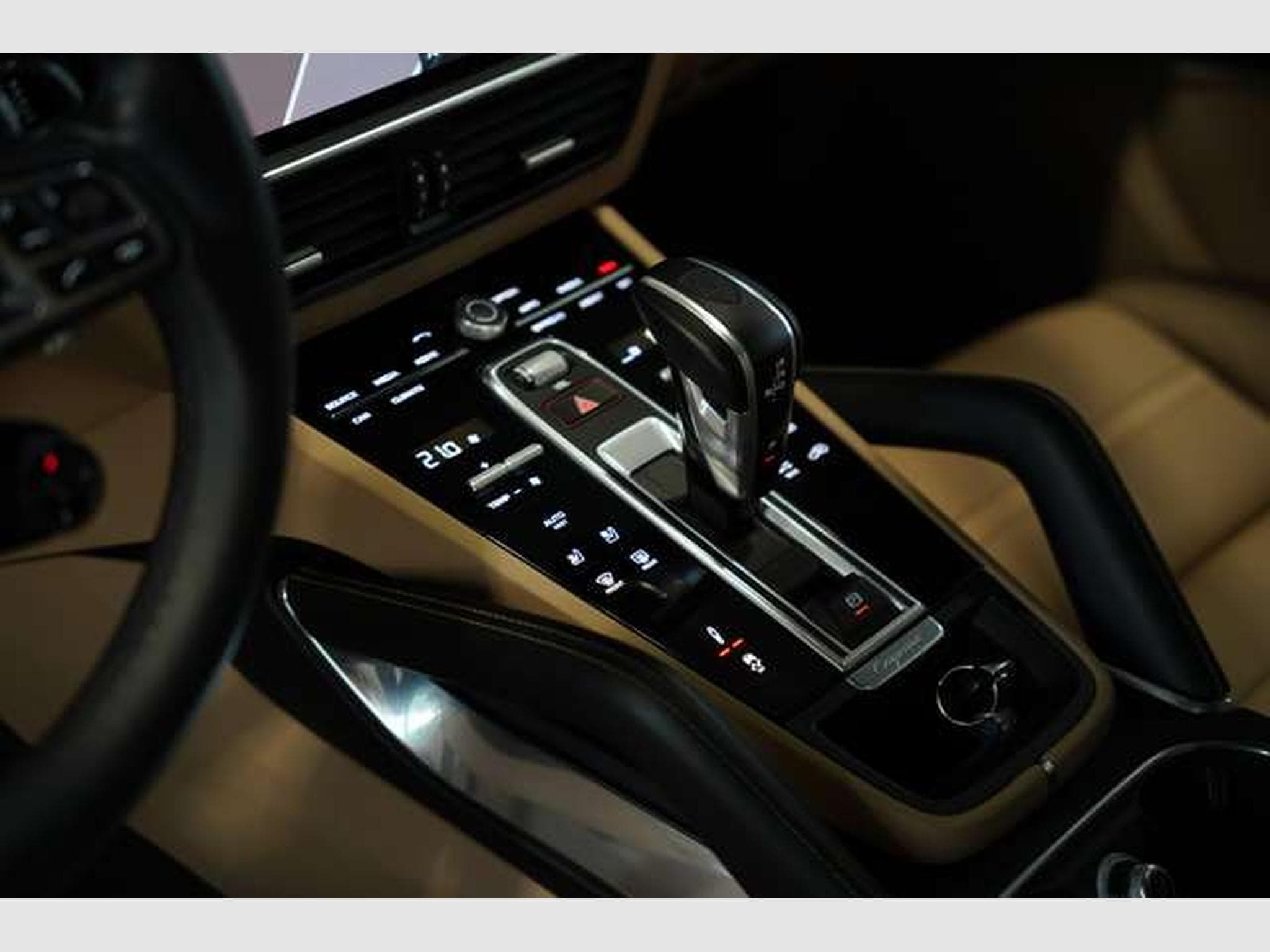 Porsche Cayenne Turbo *23*Chrono*Pano*HUD*Matrix*Memory (2019) - Photo 29