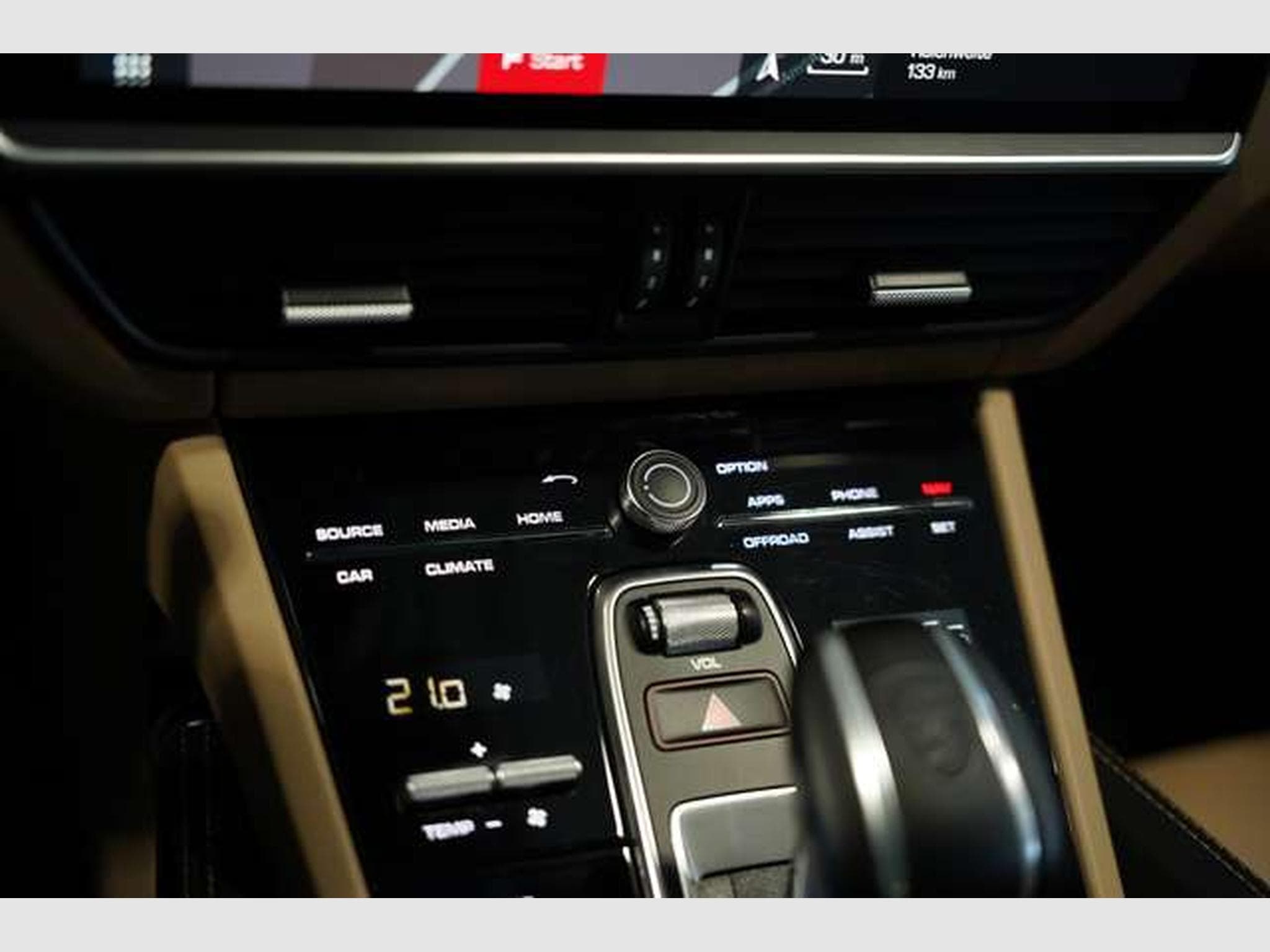 Porsche Cayenne Turbo *23*Chrono*Pano*HUD*Matrix*Memory (2019) - Photo 34