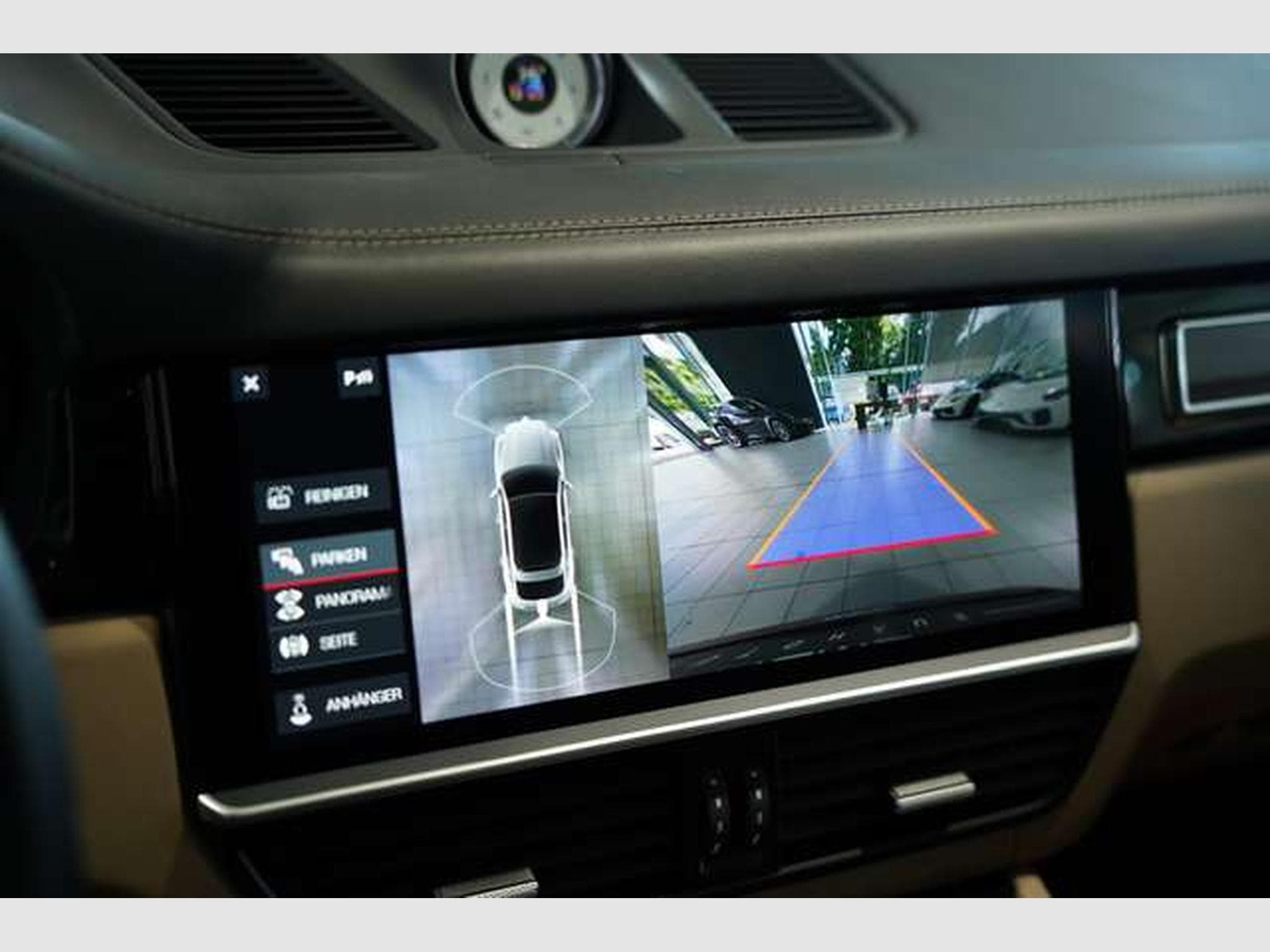 Porsche Cayenne Turbo *23*Chrono*Pano*HUD*Matrix*Memory (2019) - Photo 35