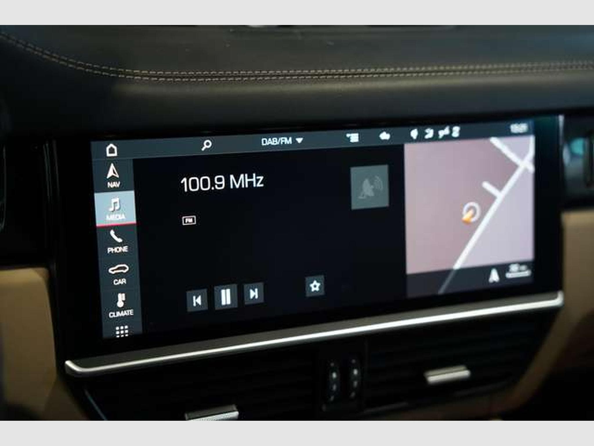 Porsche Cayenne Turbo *23*Chrono*Pano*HUD*Matrix*Memory (2019) - Photo 38