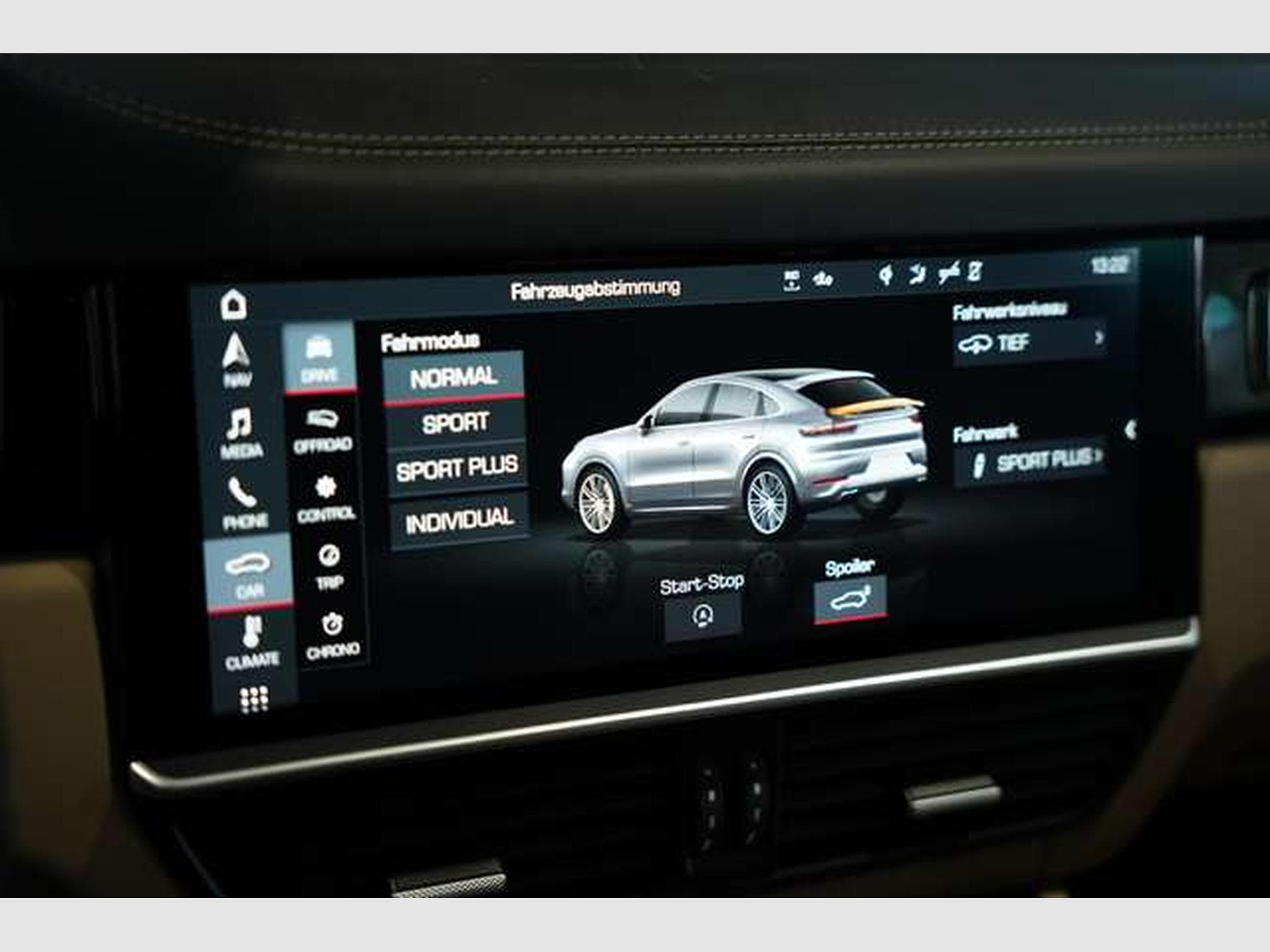 Porsche Cayenne Turbo *23*Chrono*Pano*HUD*Matrix*Memory (2019) - Photo 40