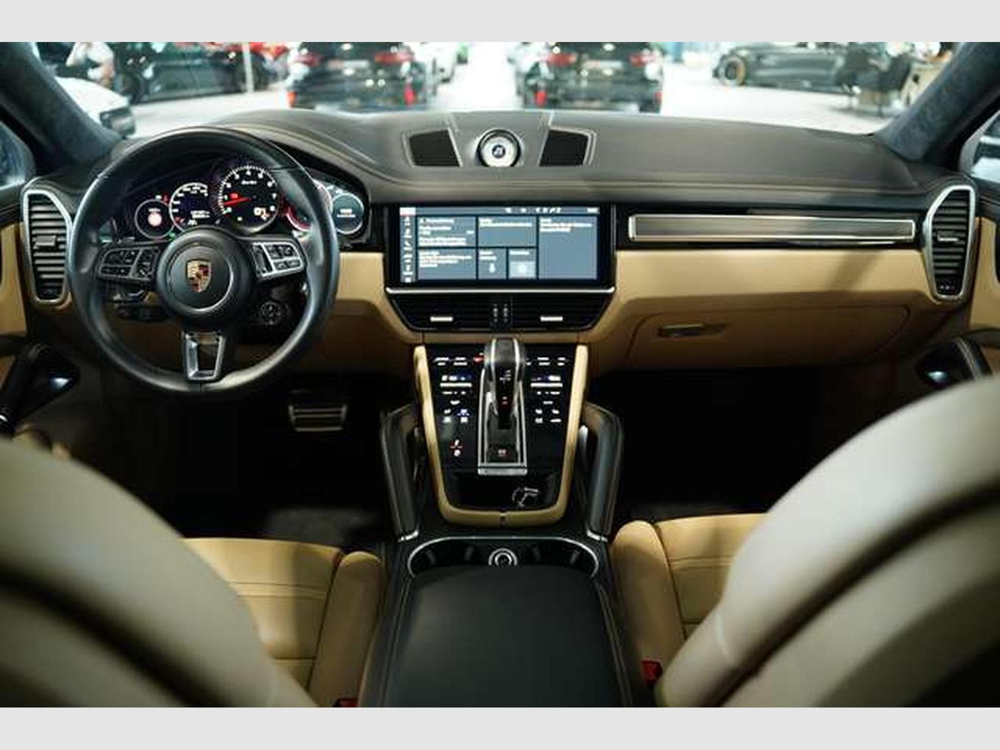 Porsche Cayenne Turbo *23*Chrono*Pano*HUD*Matrix*Memory (2019) - Photo 46