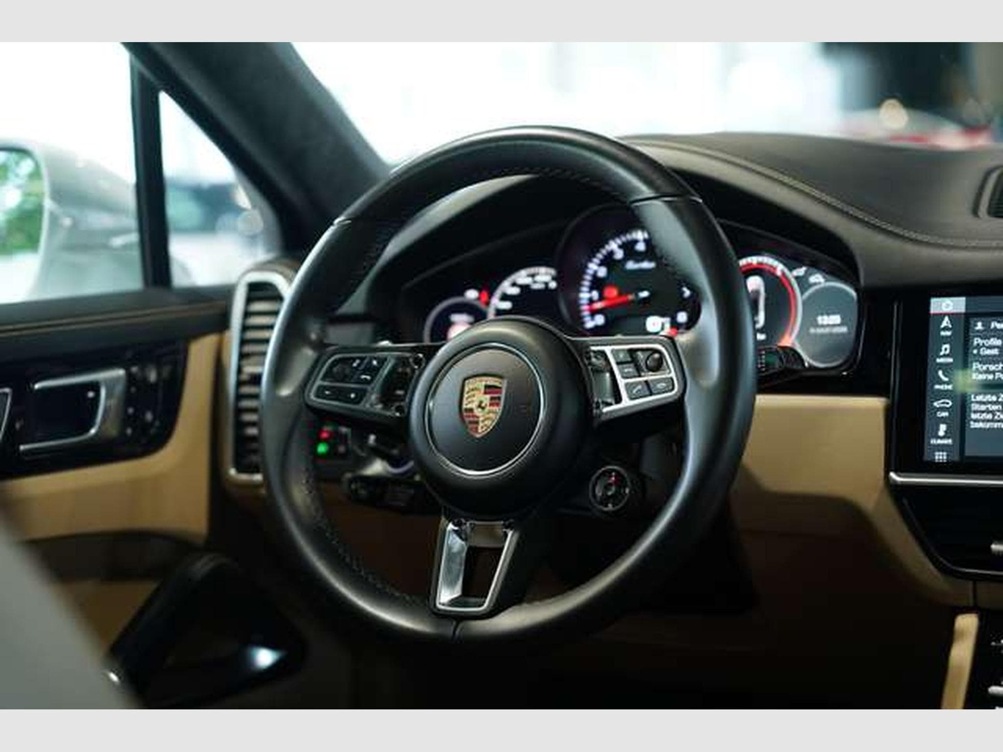 Porsche Cayenne Turbo *23*Chrono*Pano*HUD*Matrix*Memory (2019) - Photo 47