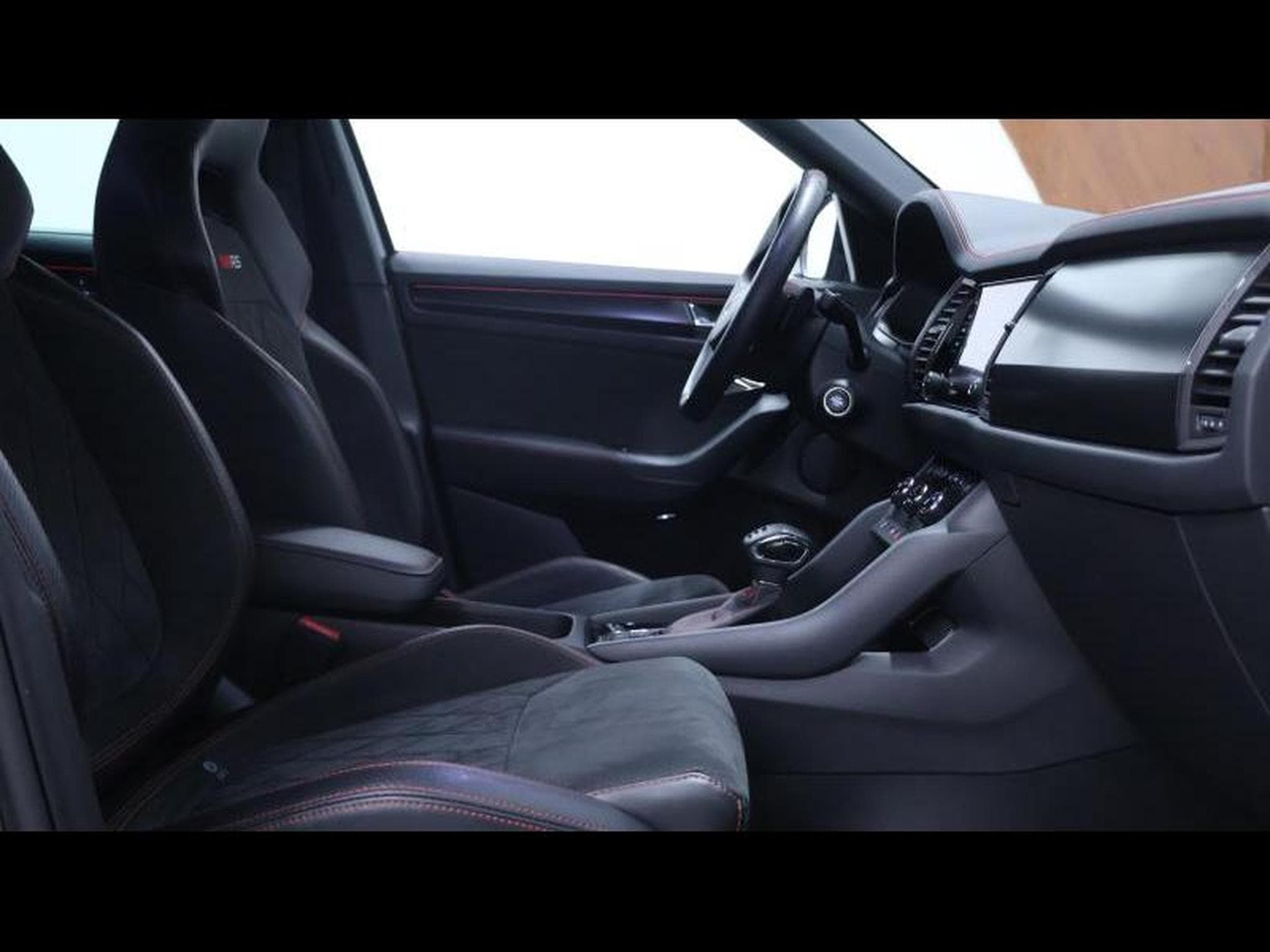 Skoda Kodiaq RS 2.0TSI 245 DSG (2023) - Foto 11