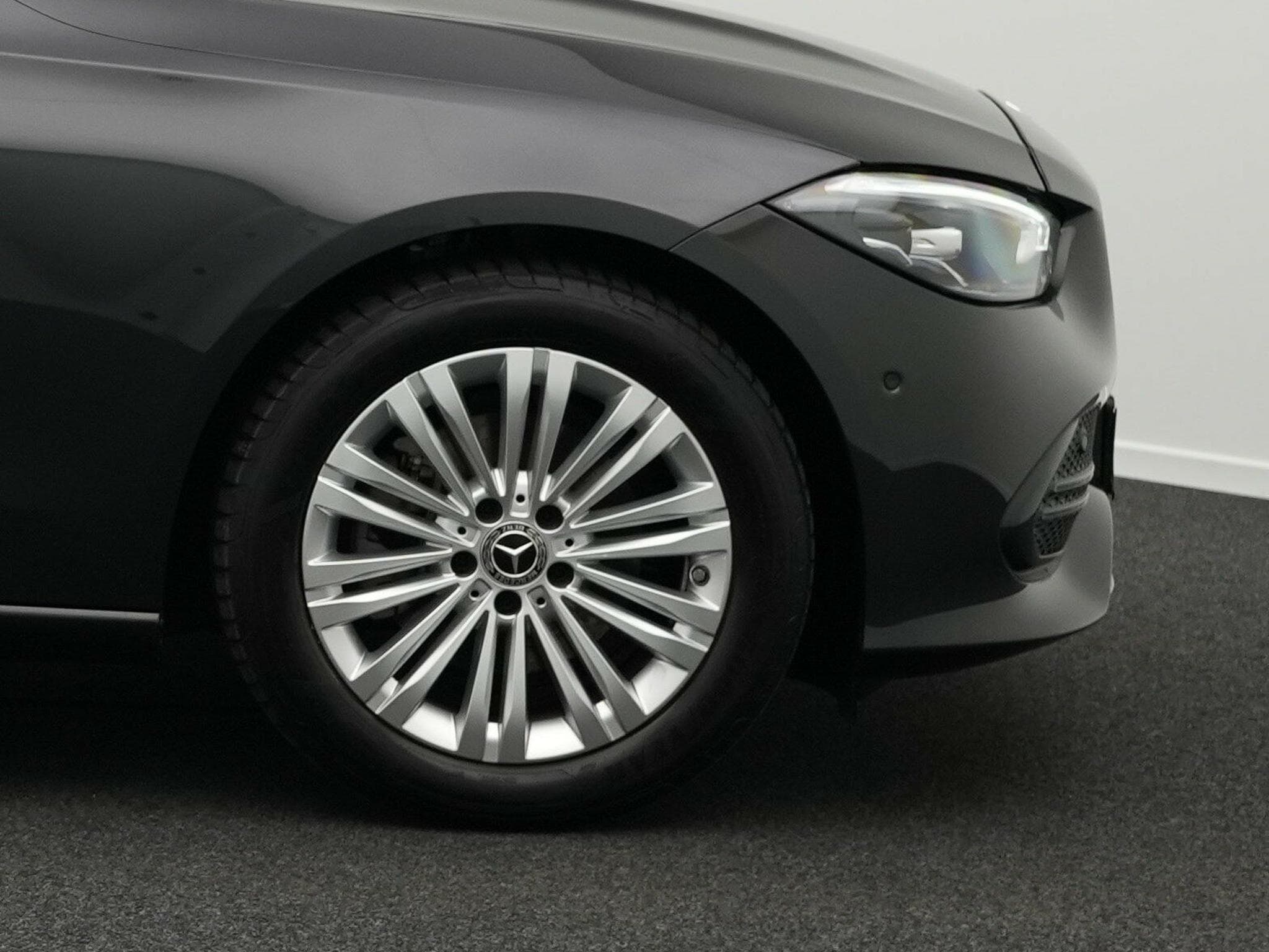 Mercedes C 180 LED+Kamera+AHK+Apple (2024) - Foto 6