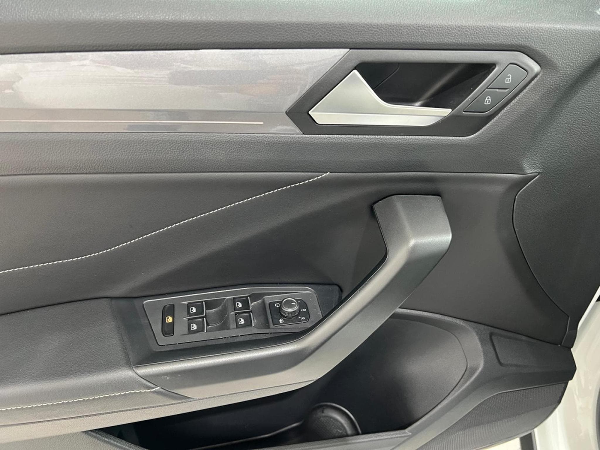 VW T-Roc 1.5 TSI 150 DSG STYLE,1 HAND,VIRTUAL,KAMERA,NAVI,CARPLAY,LED (2022) - Foto 16