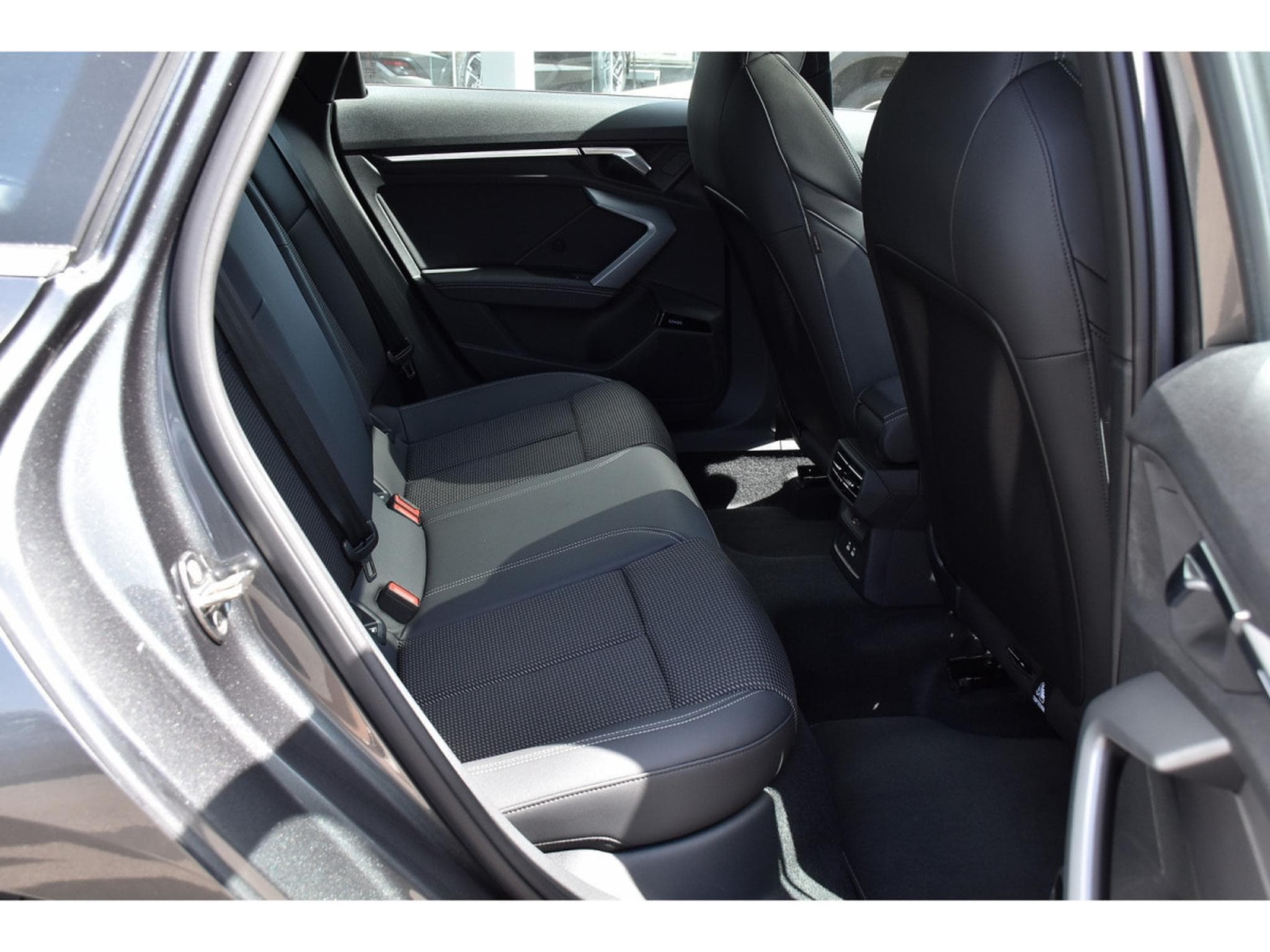 Audi A3 Sportback 35 TFSI S-Line S-Tronic PANO SONOS ACC CAM NEUVE (2025) - Foto 8