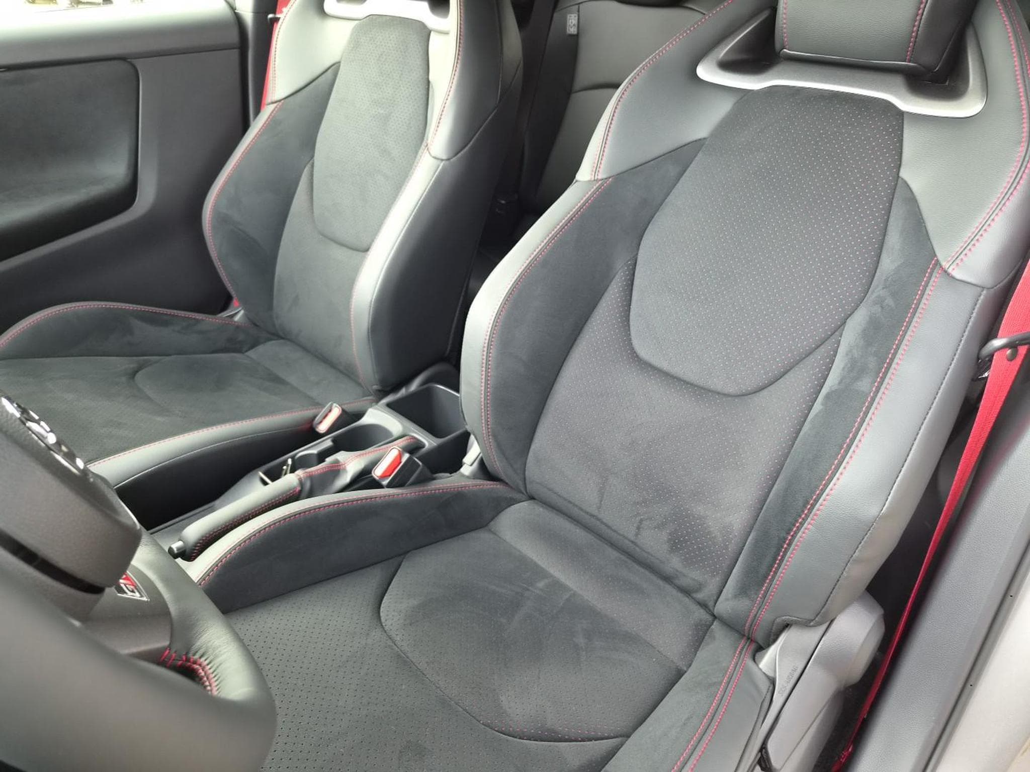 Toyota Yaris High Performance (2026) - Foto 13