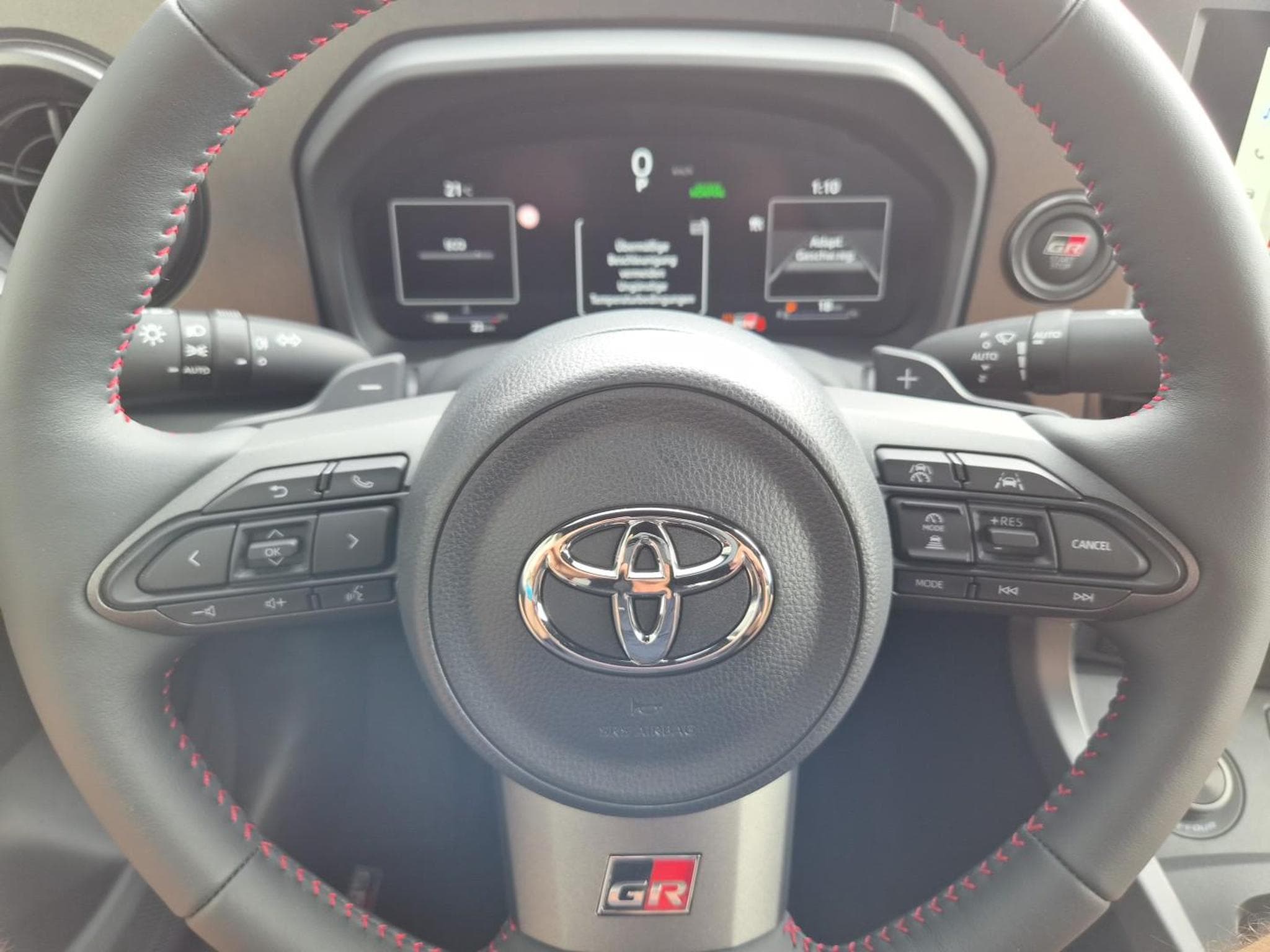 Toyota Yaris High Performance (2026) - Foto 17