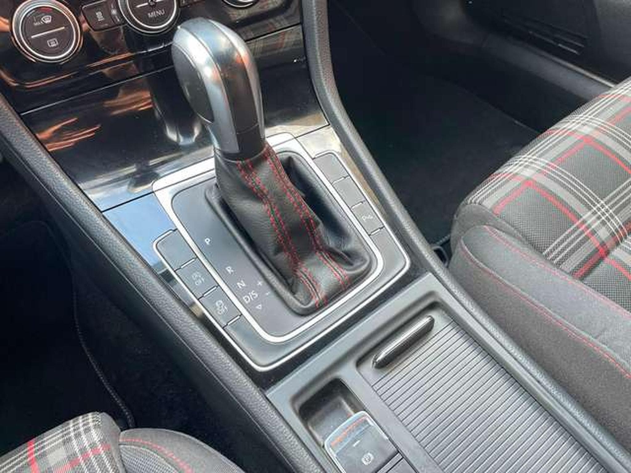 VW Golf 2.0 DSG Performance - GARANTIE JUSQU'A 36 MOIS (2019) - Foto 25