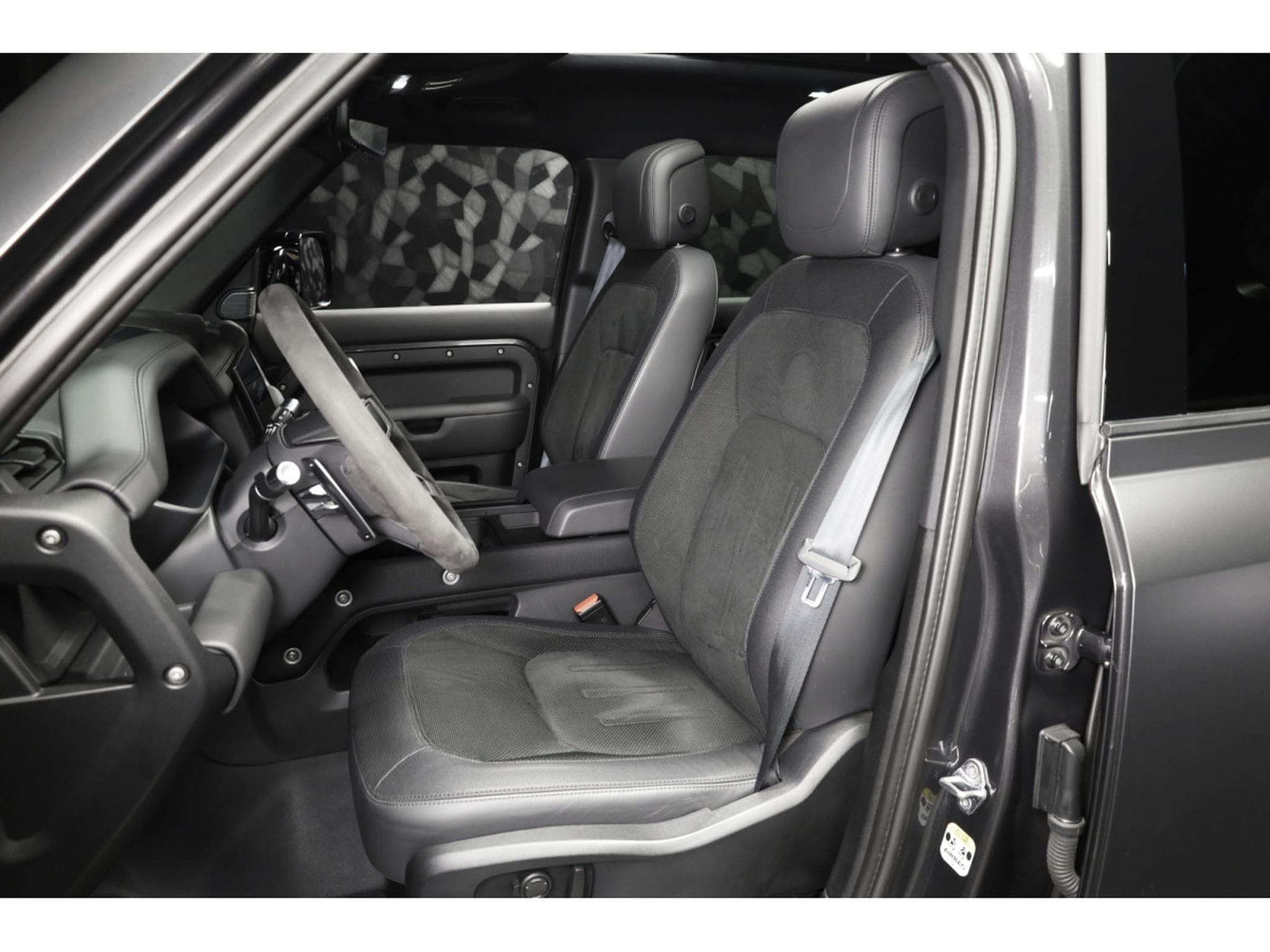 Land-Rover Defender P525 V8 CARPATHIAN EDITION (2022) - Photo 4