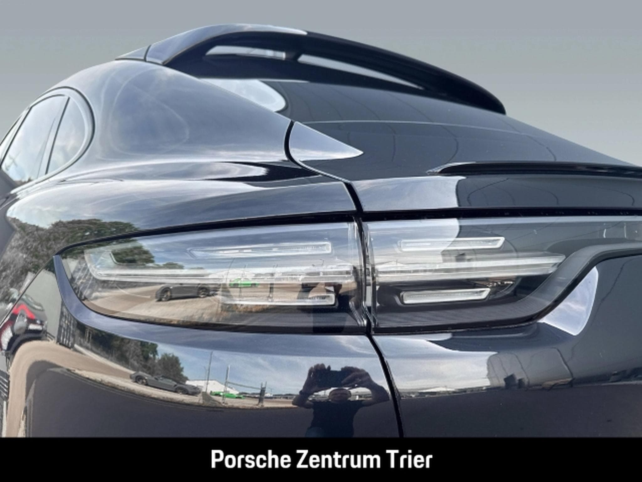 Porsche Cayenne InnoDrive Sportabgas Surround-View (2022) - Photo 12