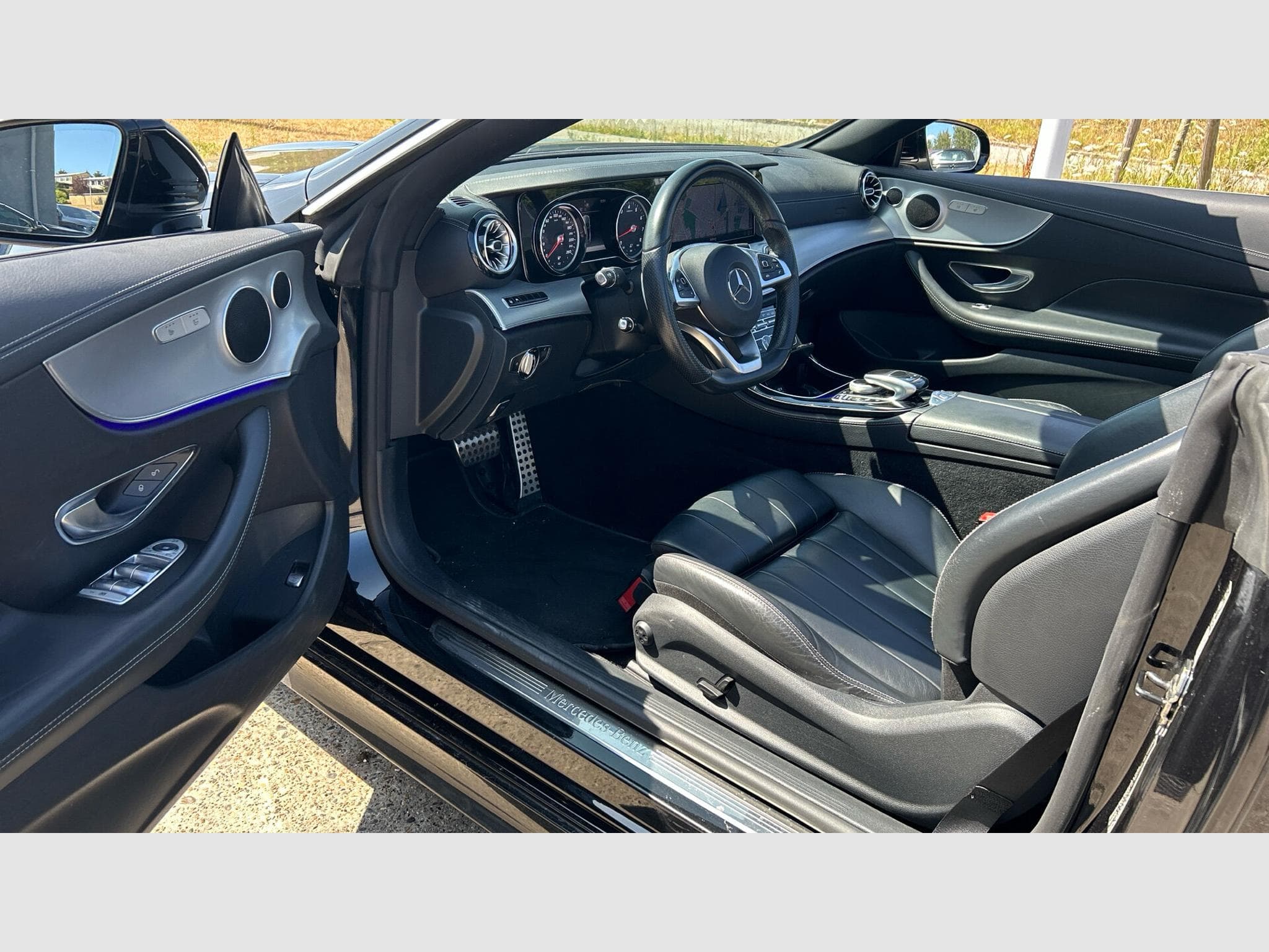 Mercedes E 300 2.0 E 300 Cabriolet AMG-Line (2017) - Photo 13