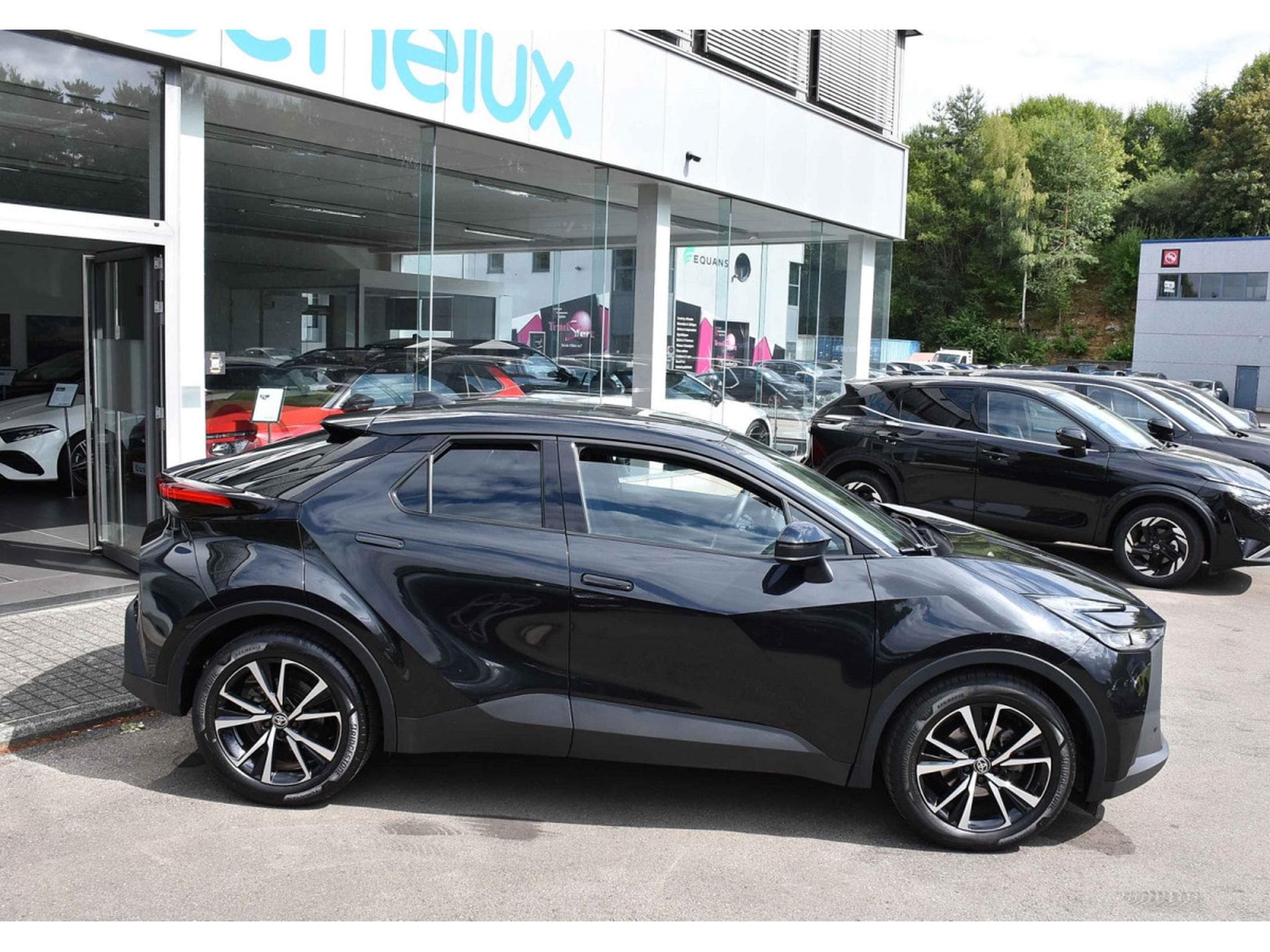 Toyota C-HR 1.8i VVT-i Hybrid Dynamic Plus ACC LANE SIDE GPS CAM 1° MAIN (2025) - Foto 3