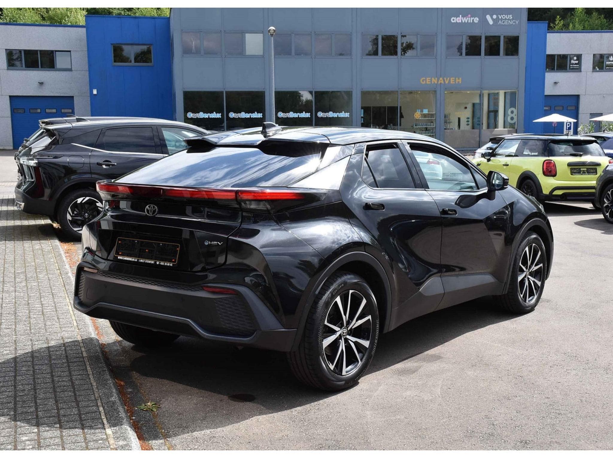 Toyota C-HR 1.8i VVT-i Hybrid Dynamic Plus ACC LANE SIDE GPS CAM 1° MAIN (2025) - Foto 4