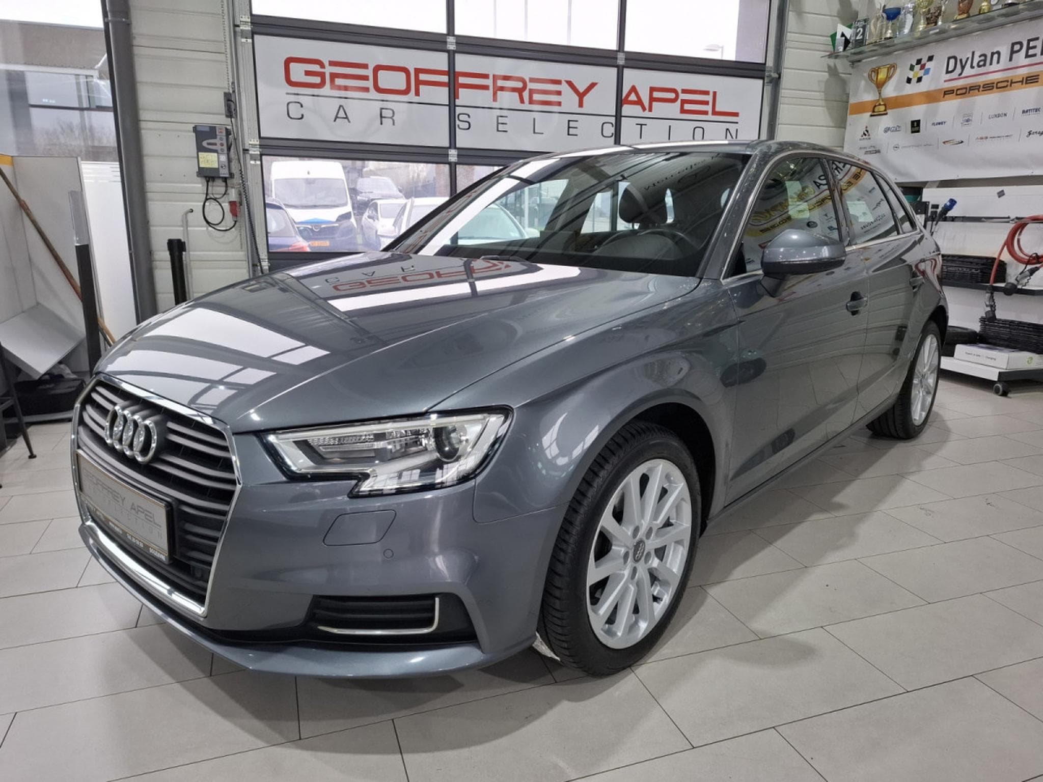 Audi A3 30 TFSI 116 SPORTBACK S-TRONIC DESIGN, CUIR, NAVI, XENON, LE (2017) - Foto 1