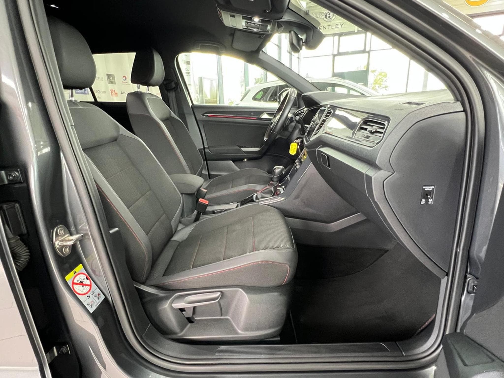 VW T-Roc 1.5 TSI 150 DSG STYLE,VIRTUAL, KAMERA,NAVI, CARPLAY, LED, CU (2021) - Foto 8