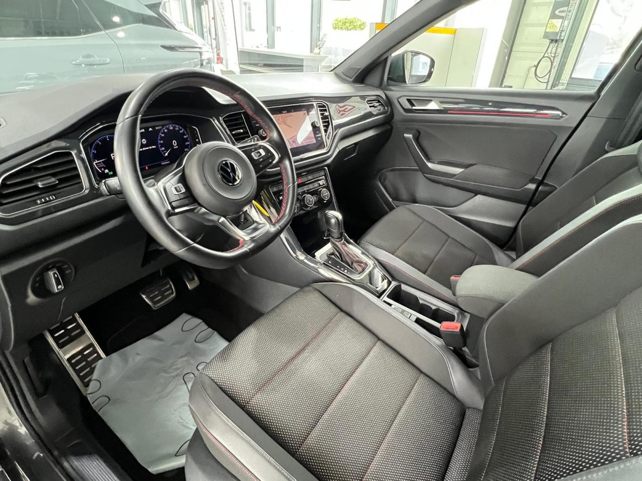 VW T-Roc 1.5 TSI 150 DSG STYLE,VIRTUAL, KAMERA,NAVI, CARPLAY, LED, CU (2021) - Foto 9