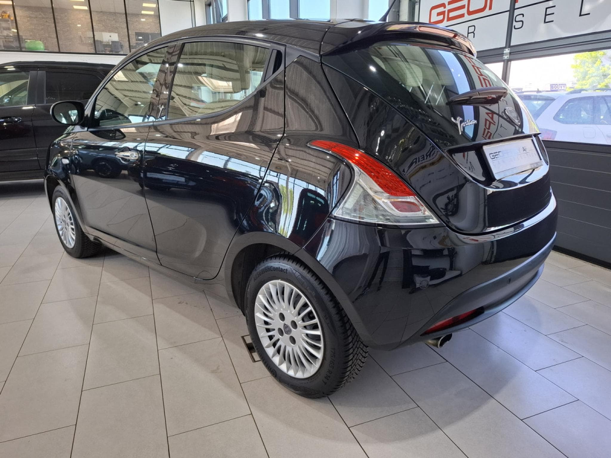 Lancia Ypsilon 1.2 1HAND, BLUETOOTH, PDC AV+ARR., (2015) - Foto 3
